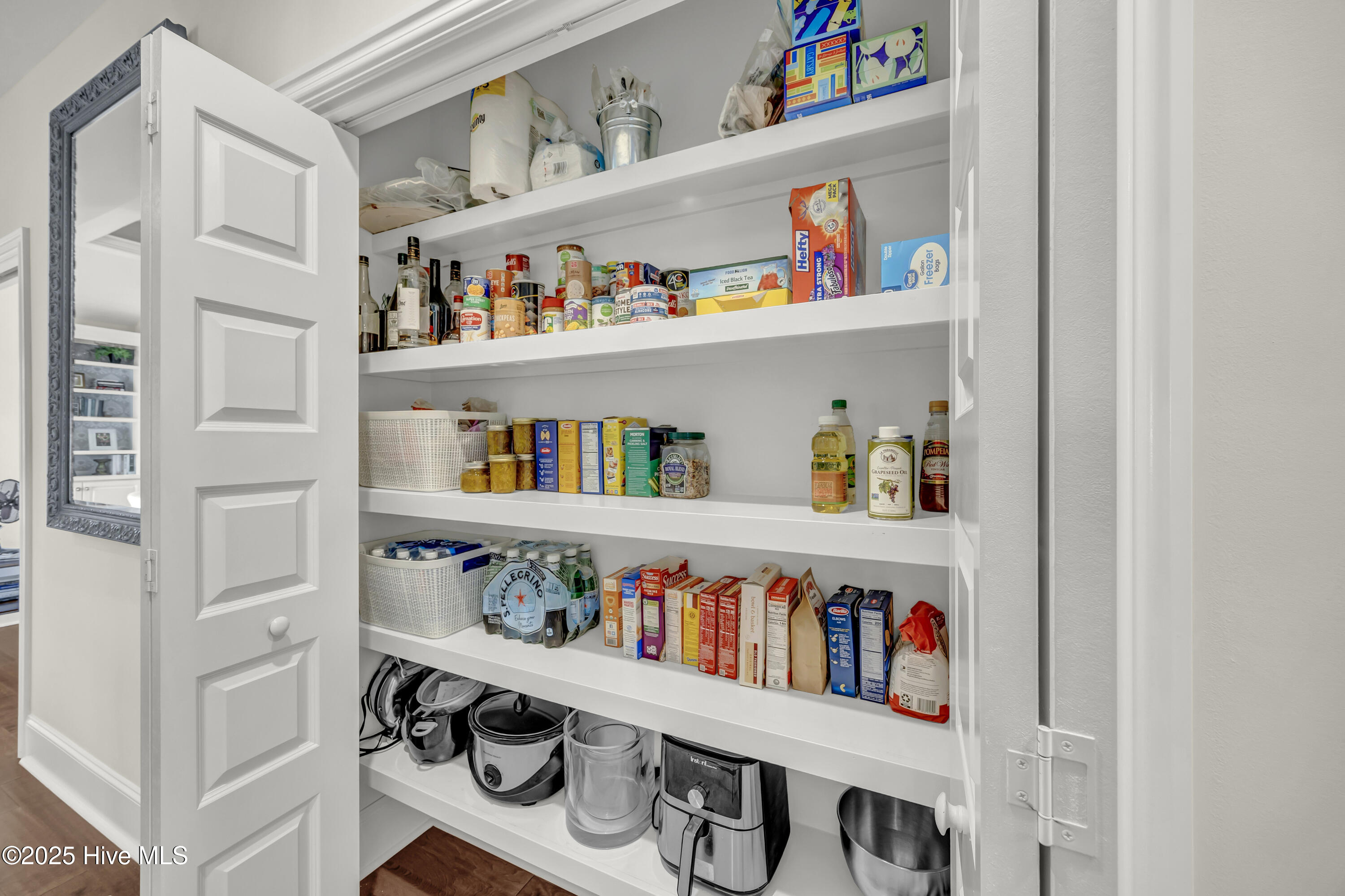 100557399 | Photo 44