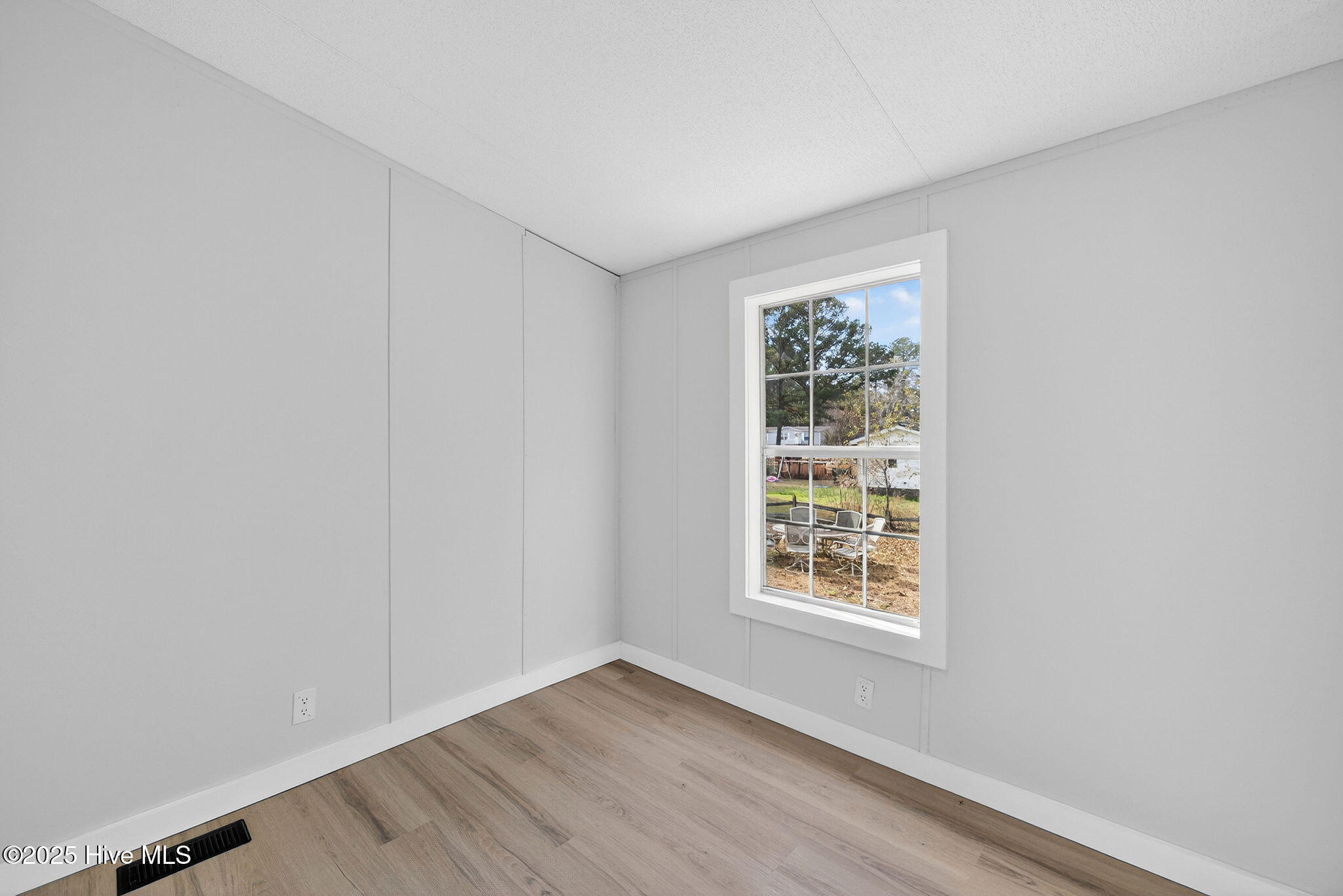 100543471 | Photo 29