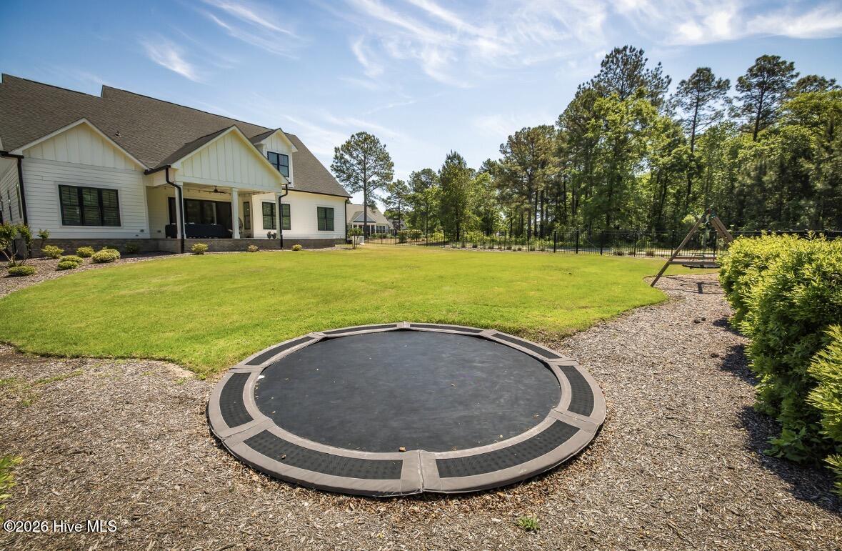 100567663 | Photo 29