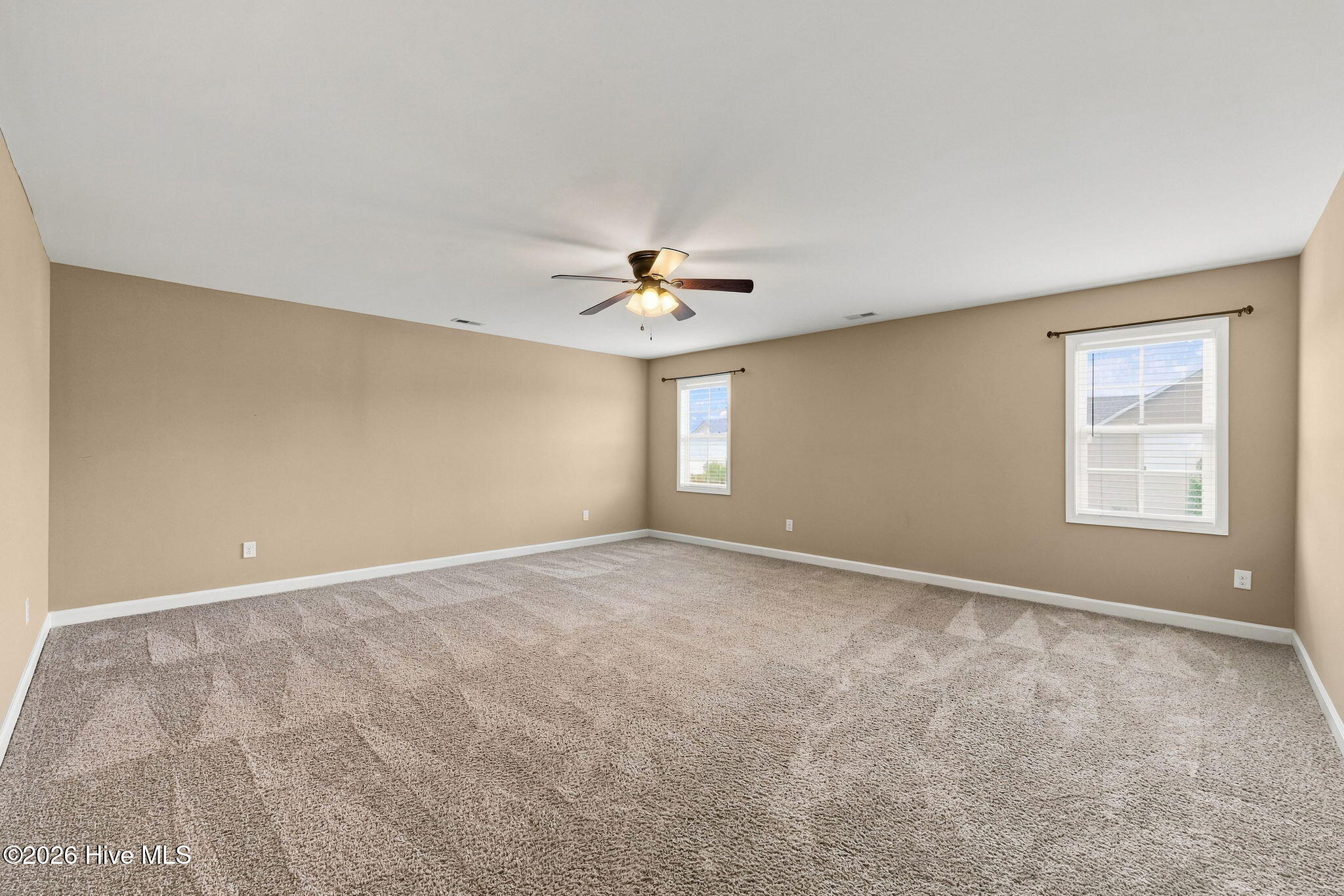 402 Kinroff Drive,Hubert
