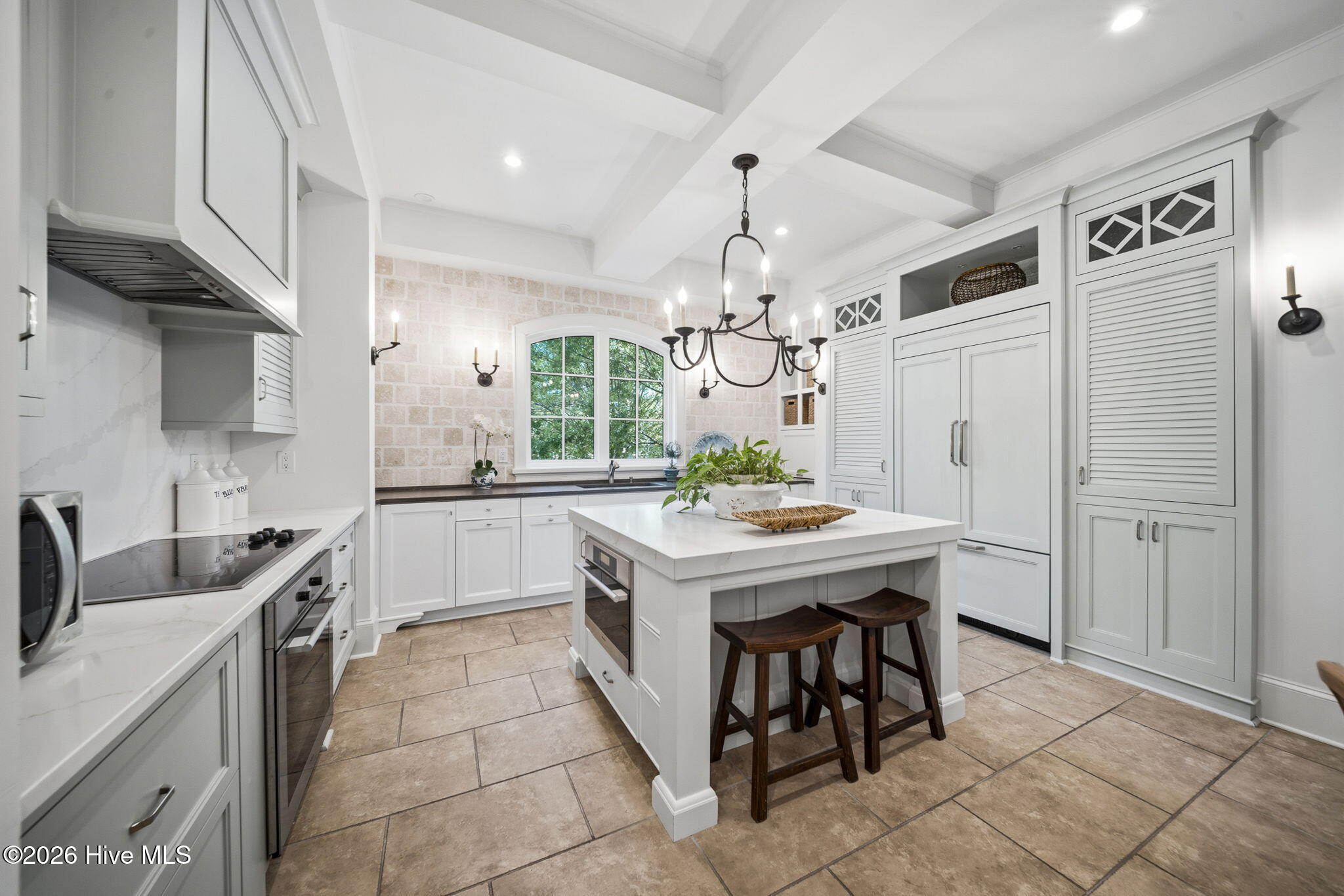 100570583 | Photo 15