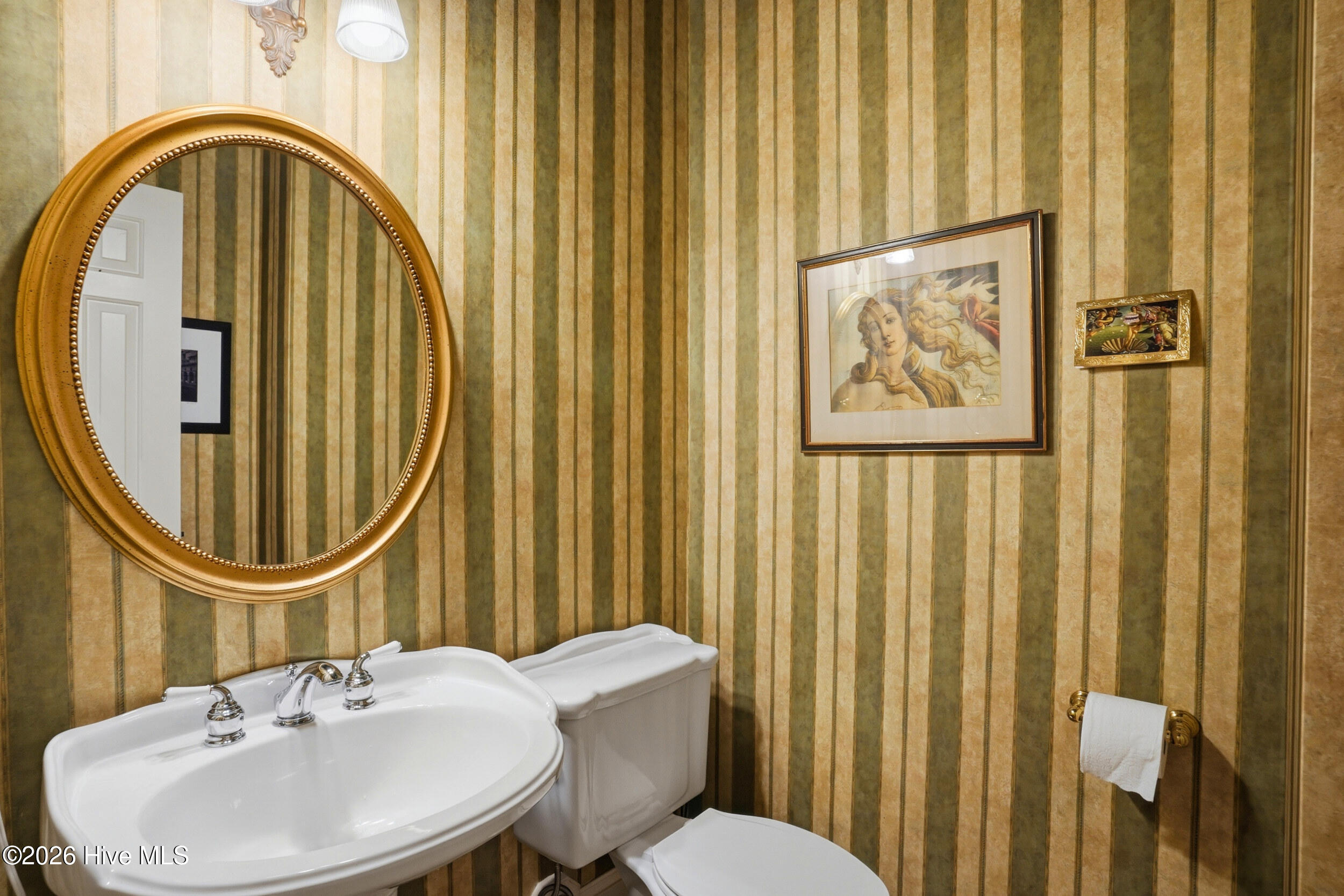 100563171 | Photo 15