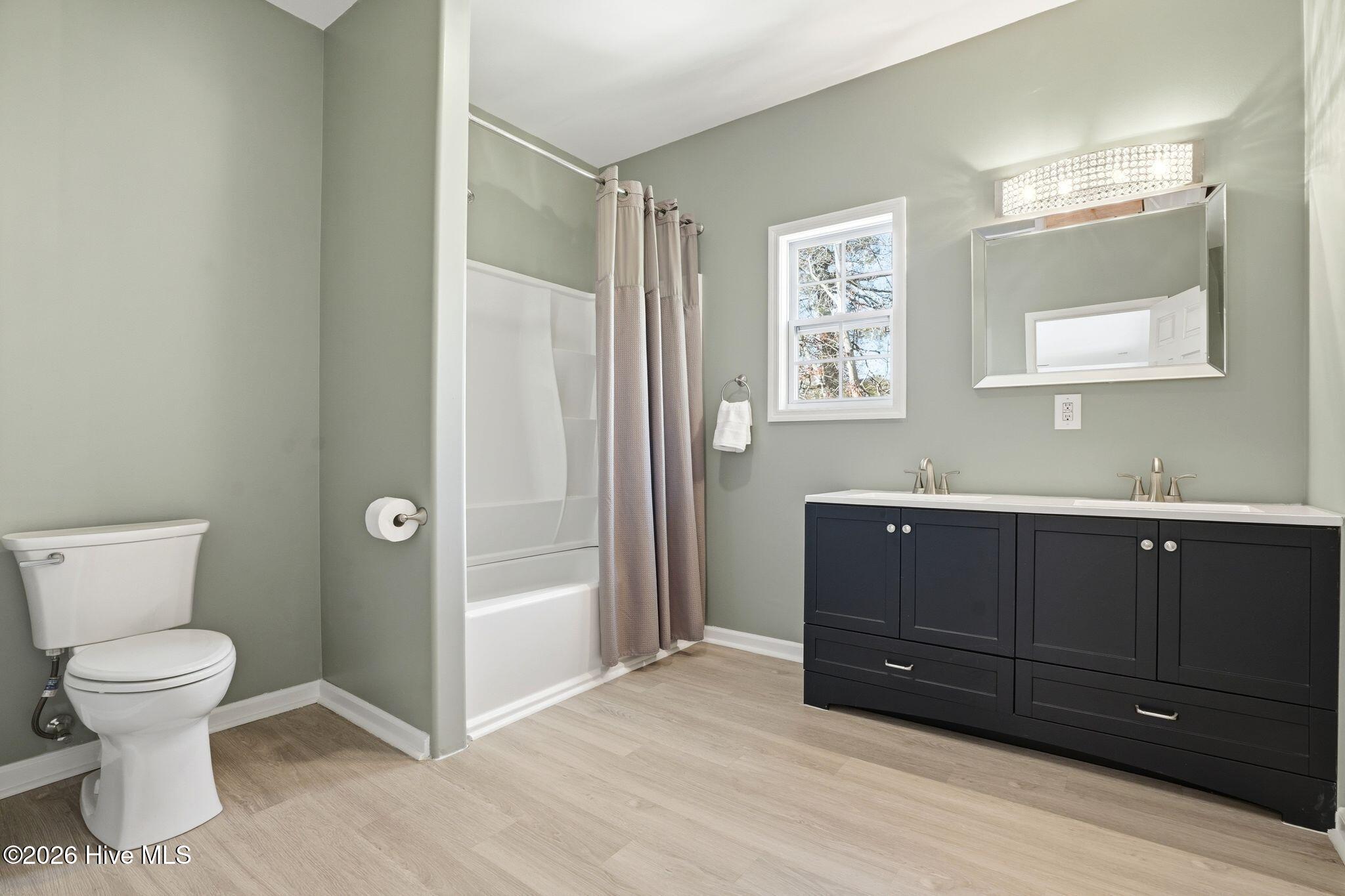 100560935 | Photo 60