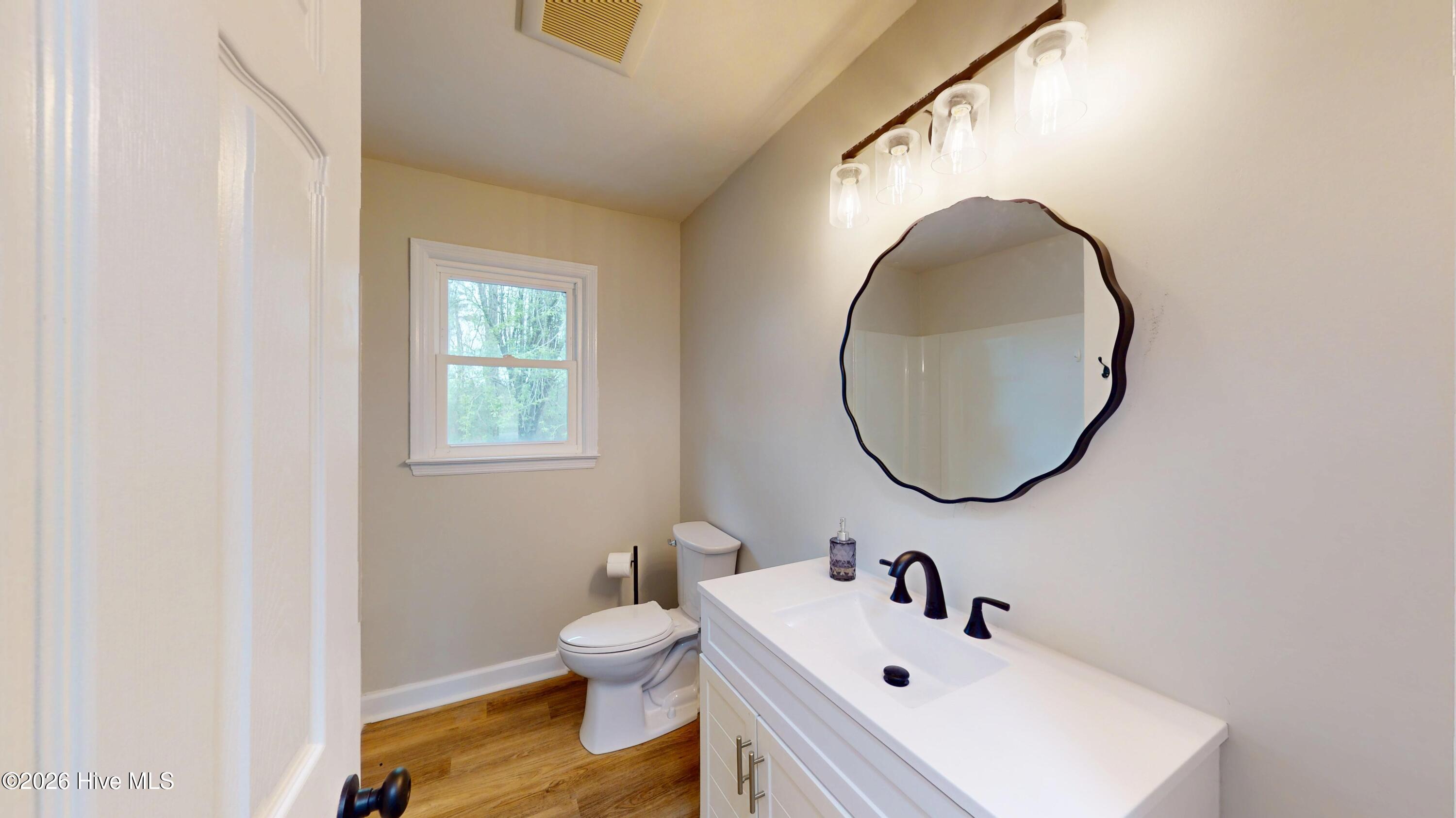 100559685 | Photo 12