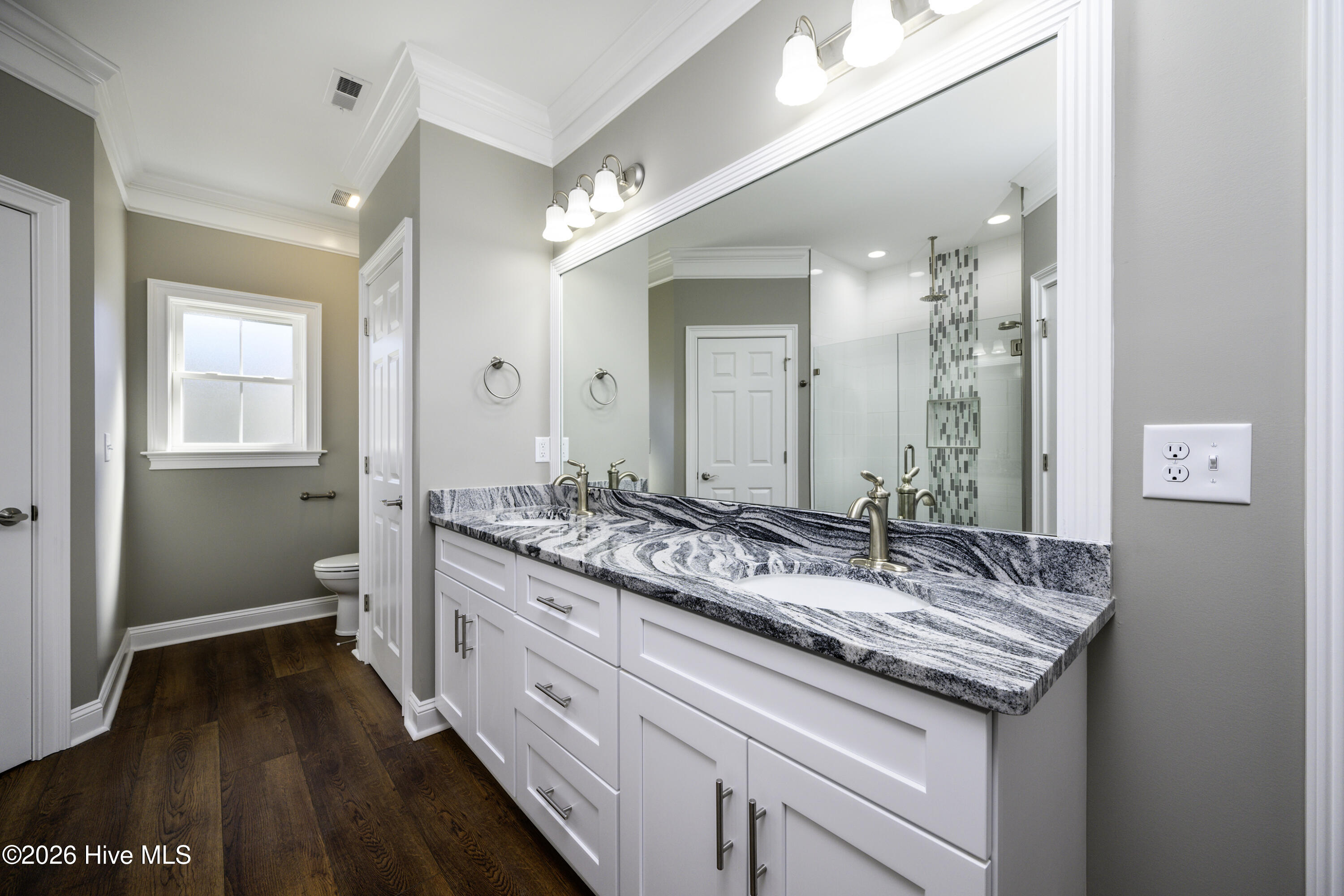 Photo of Similar Construction