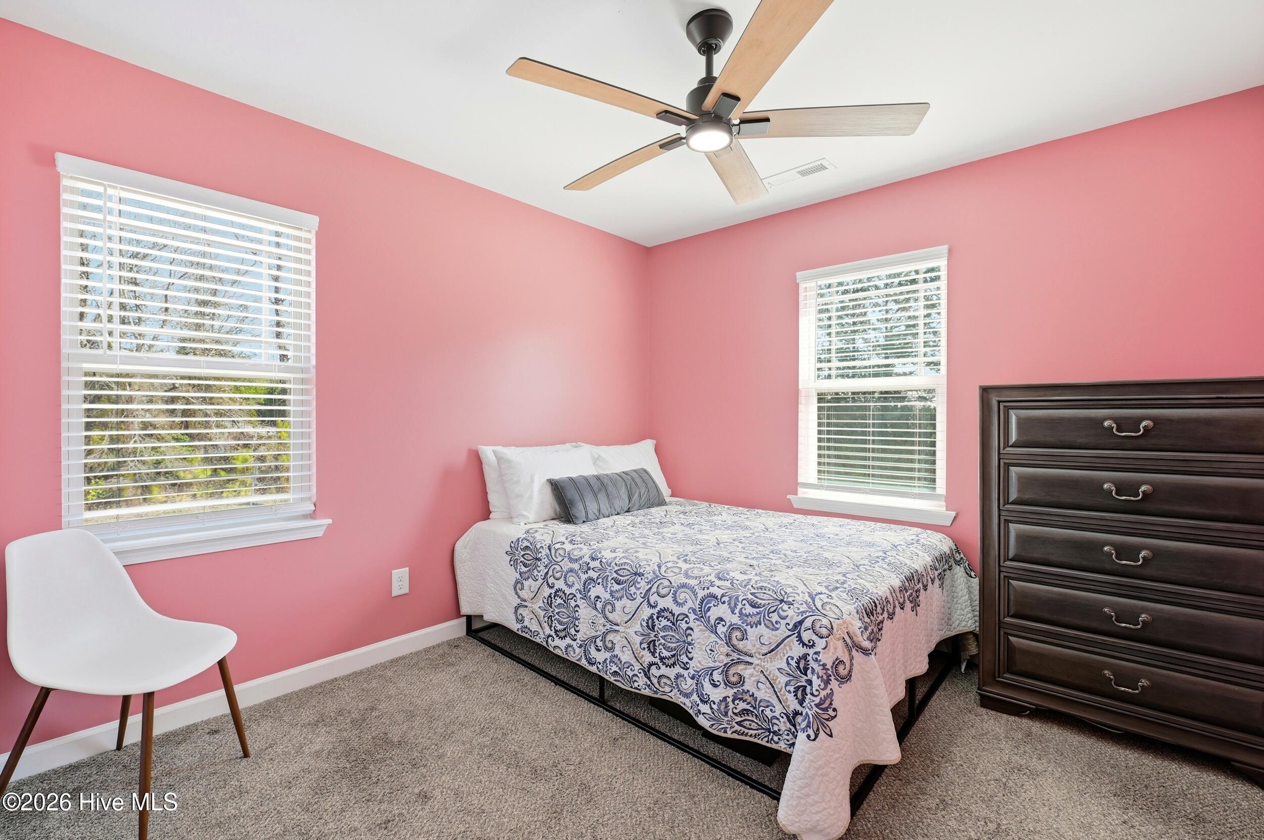 100555090 | Photo 26