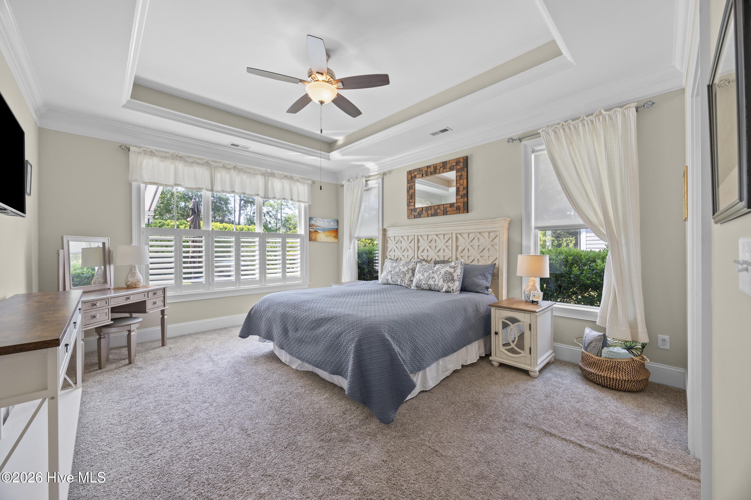 100565647 | Photo 25