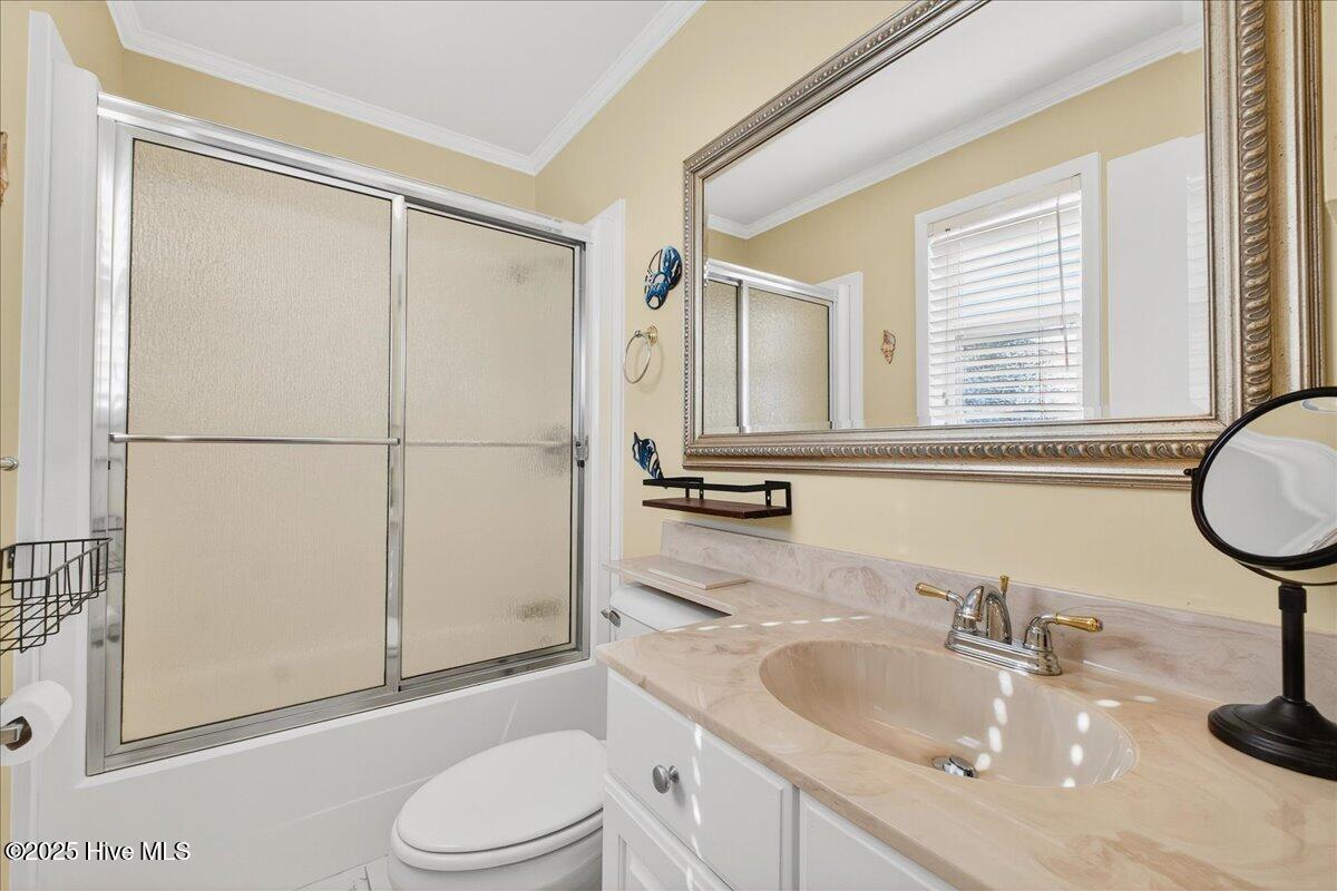 100540886 | Photo 23