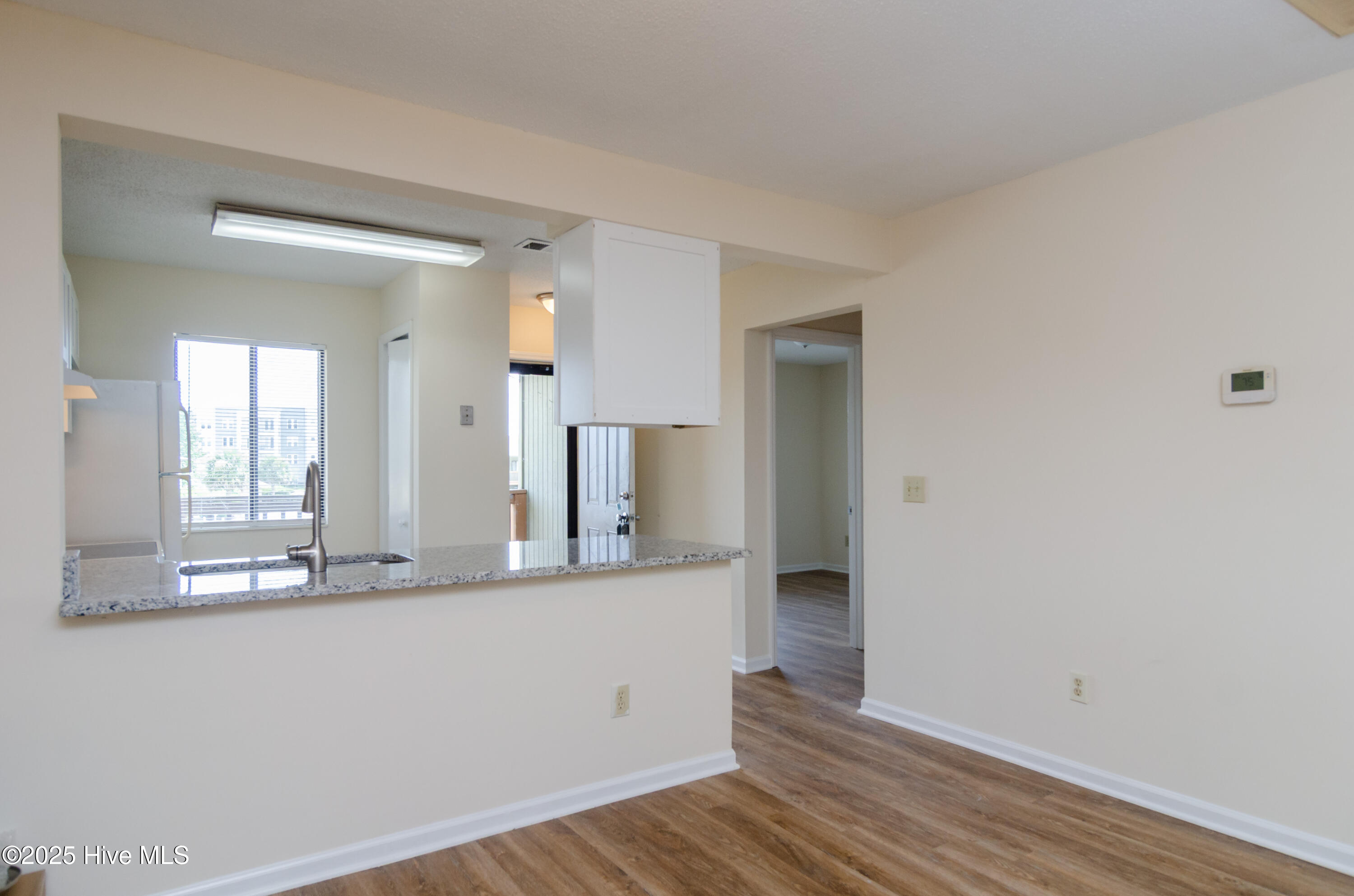 100486106 | Photo 13