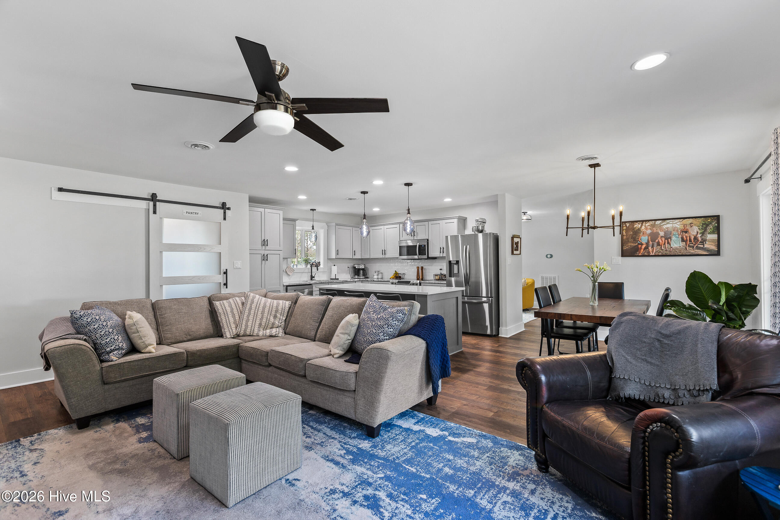 100559929 | Photo 16