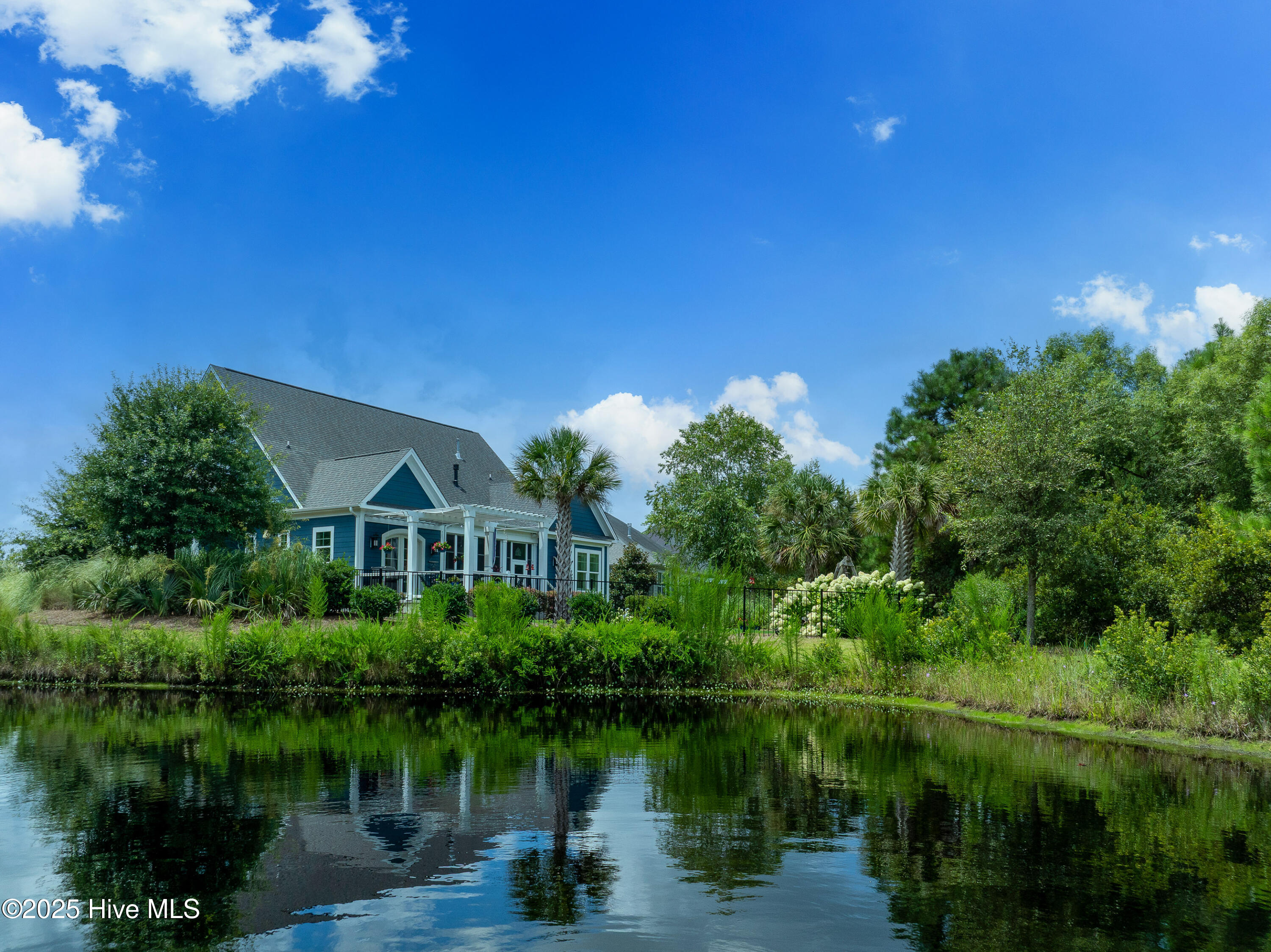 100522679 | Photo 44