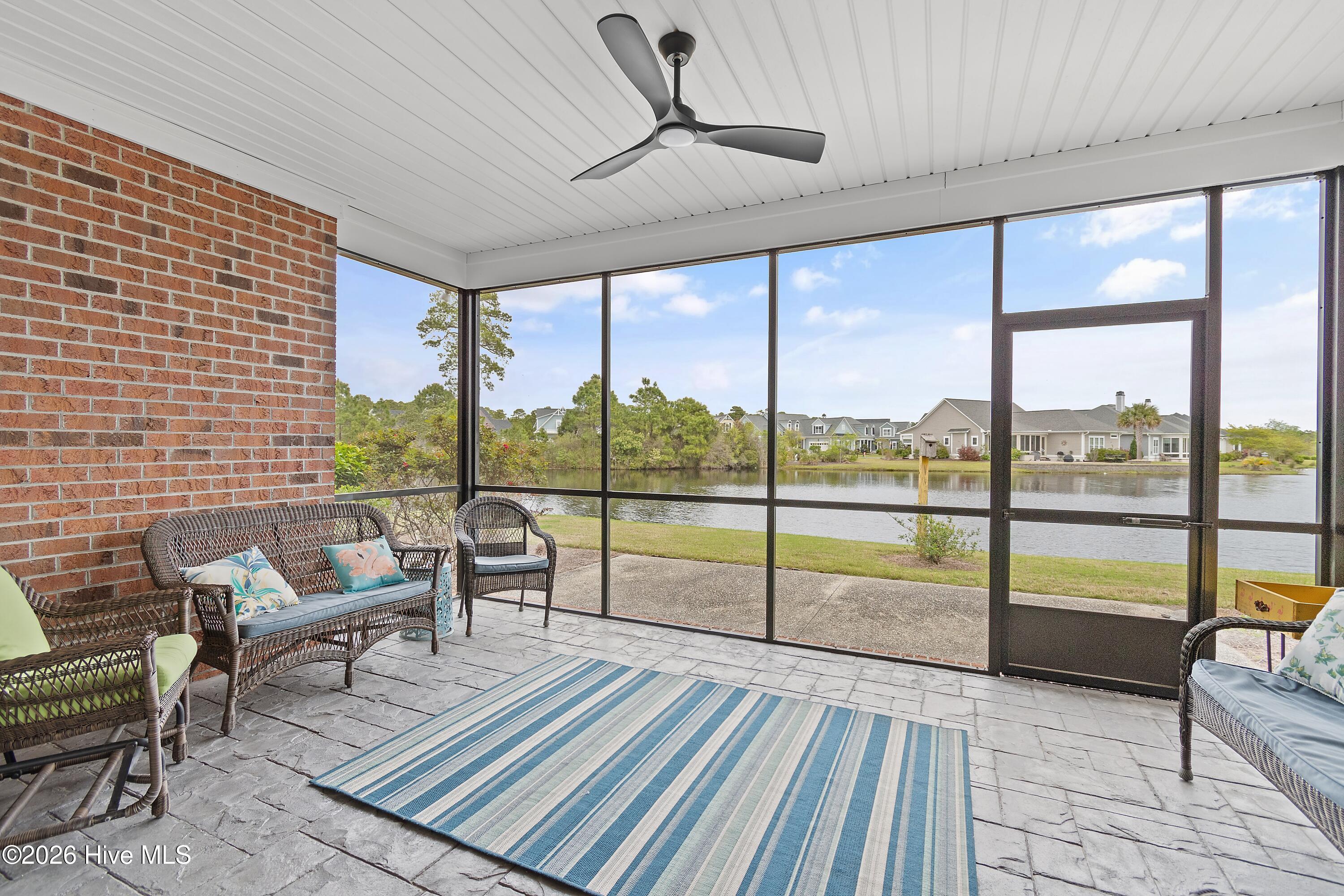 100565695 | Photo 19