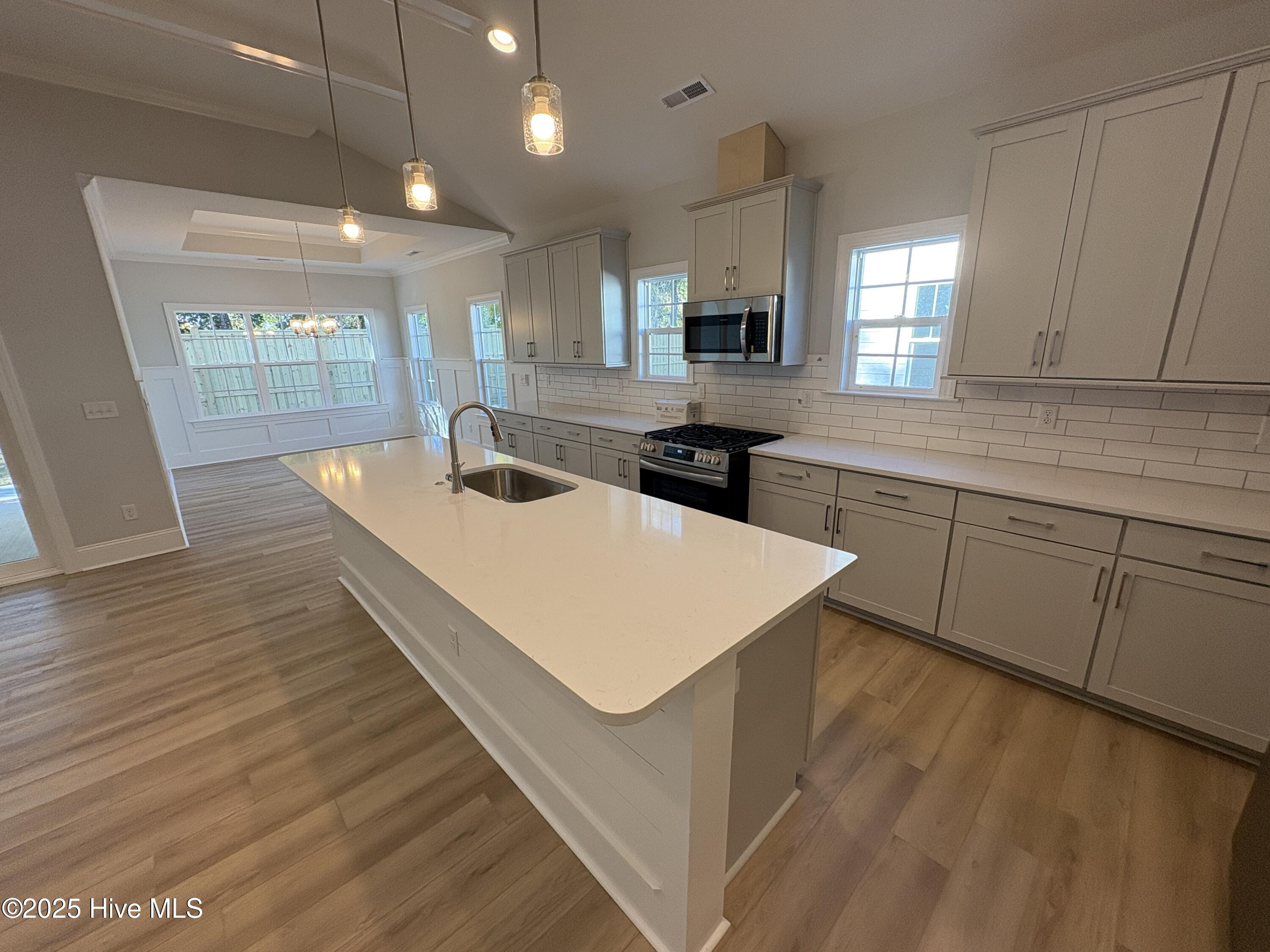 100539800 | Photo 12