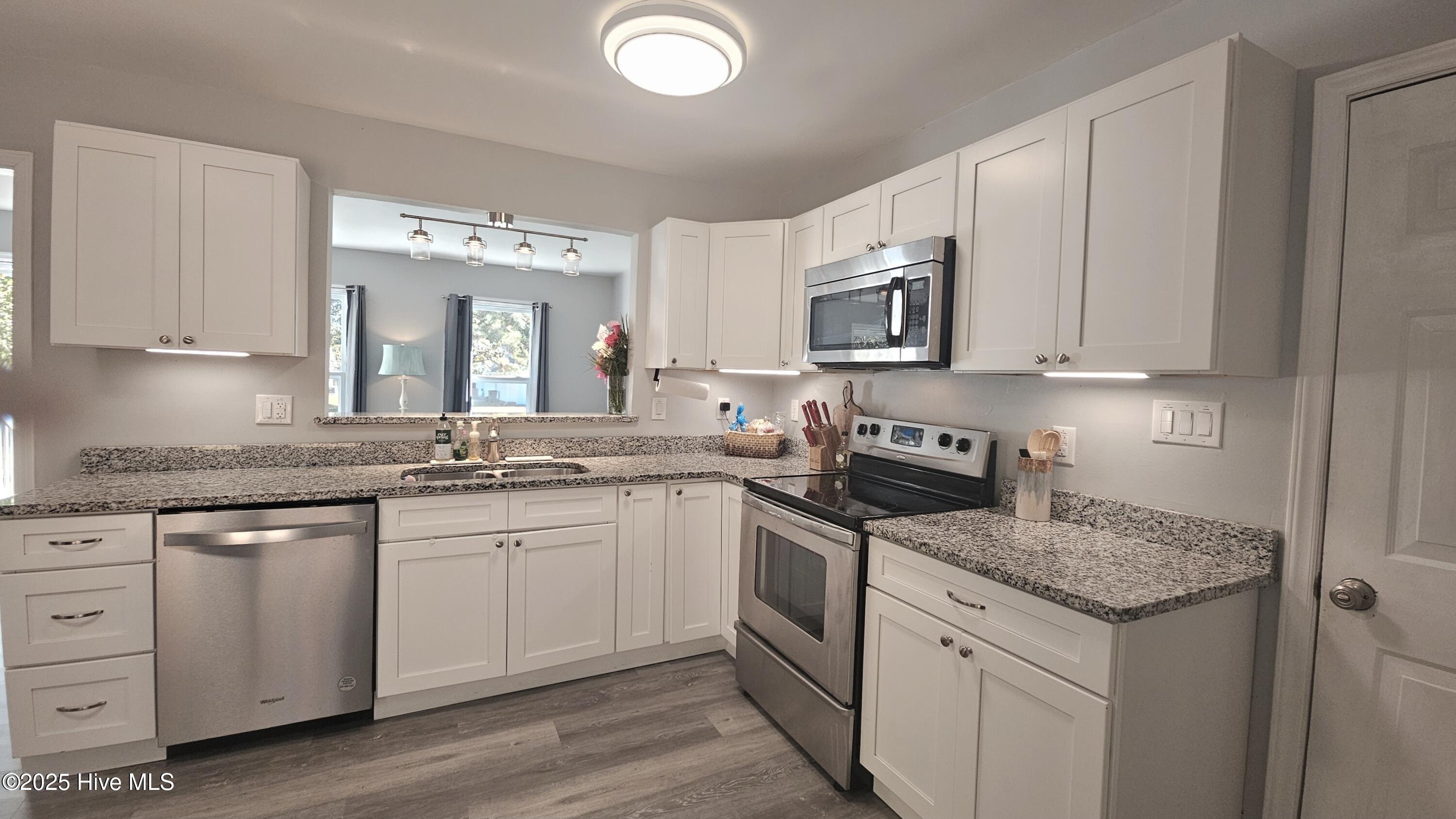 234 Natalie Lane, Hubert, NC 28539 – photo 7: Kitchen