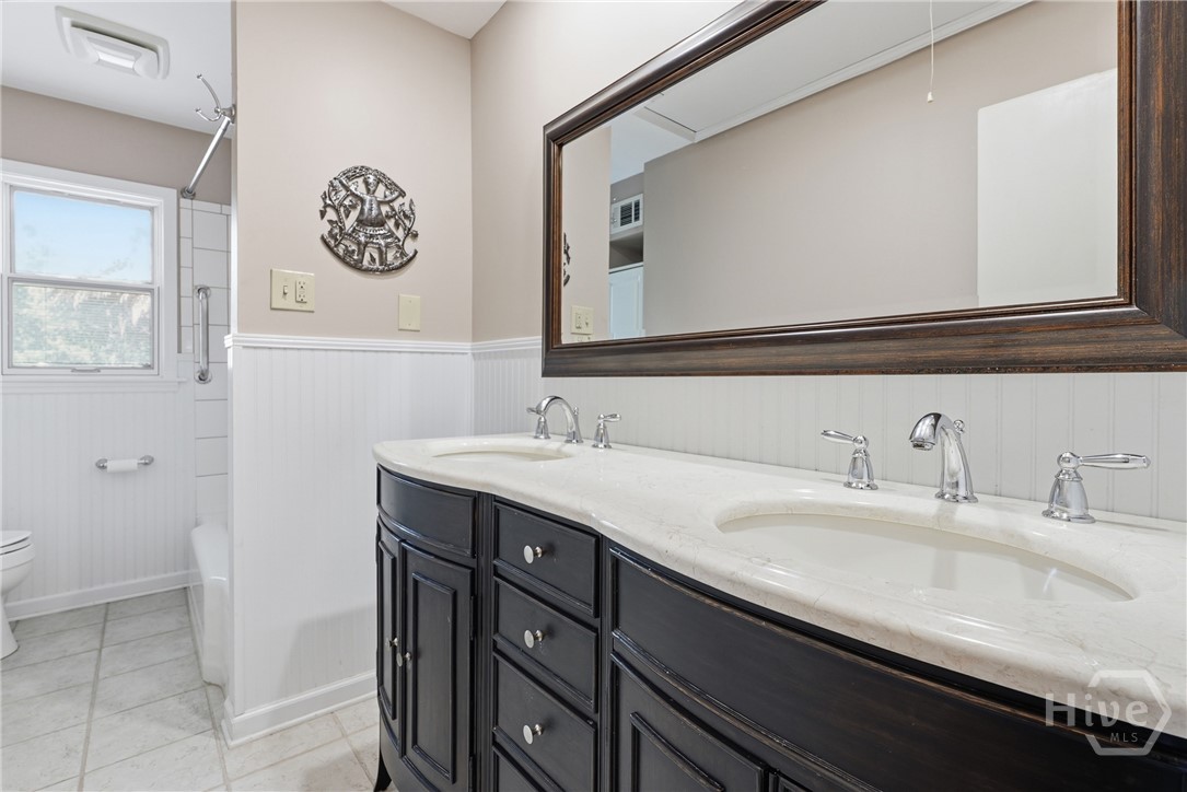 upstairs guest bath with double sinks