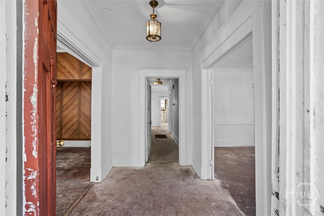 221 E 49th Street, Savannah, GA, 31405