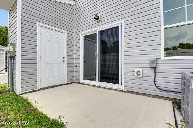 100542683 | Photo 30