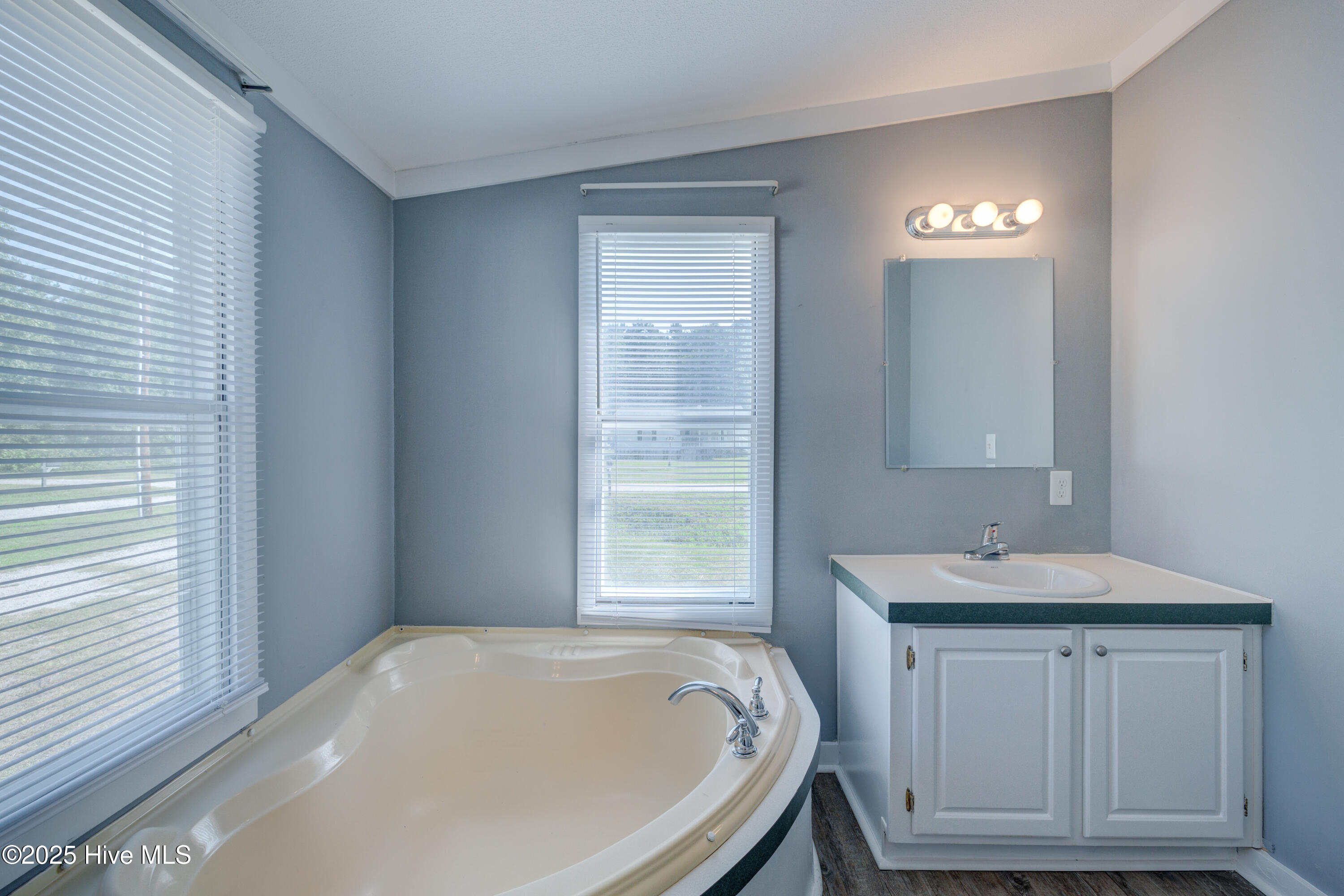 100516648 | Photo 27