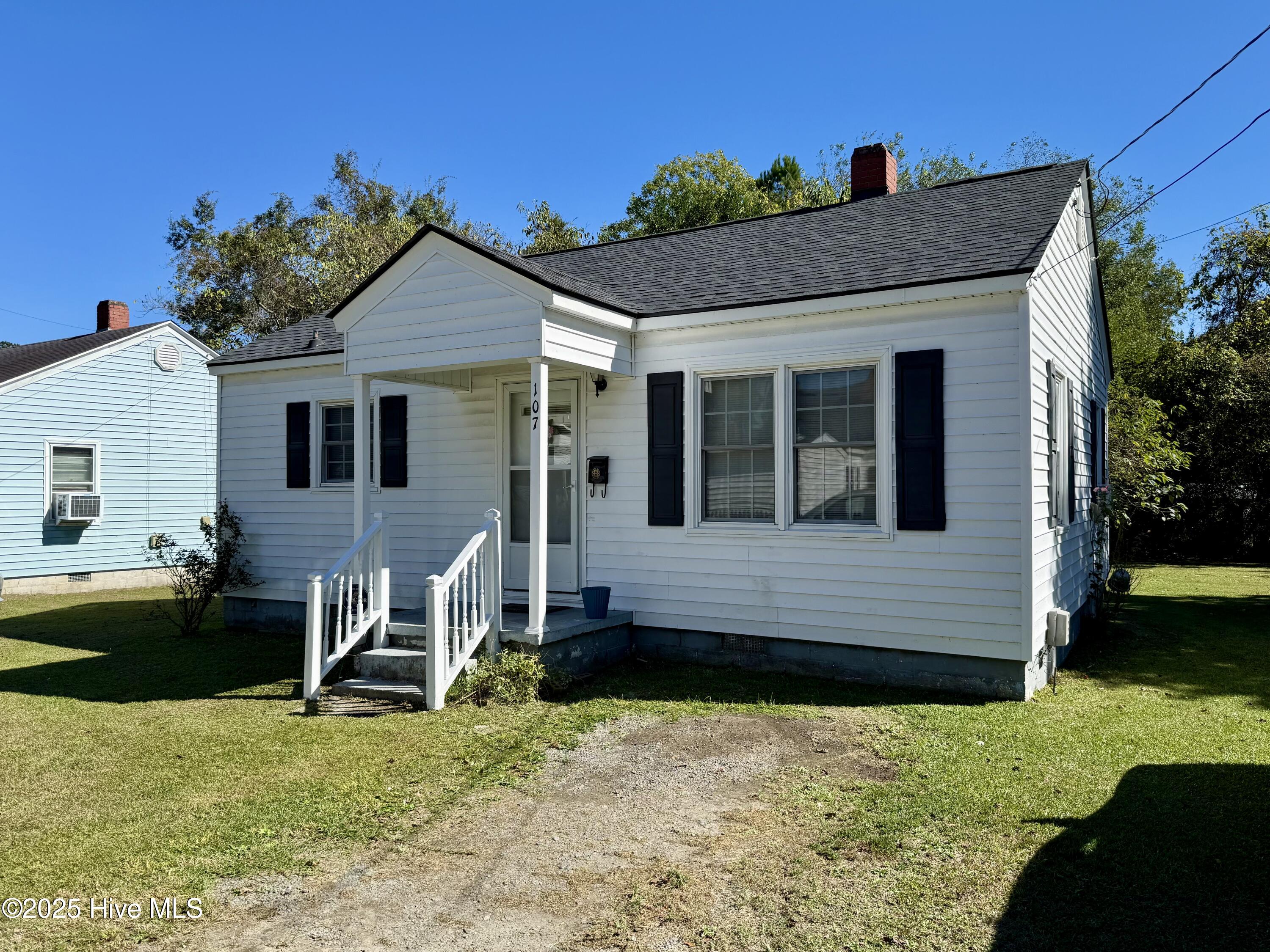 Homes for sale in Williamston, NC | 107 Leggett'S Ln, Williamston, NC 27892 | MLS# 100536853