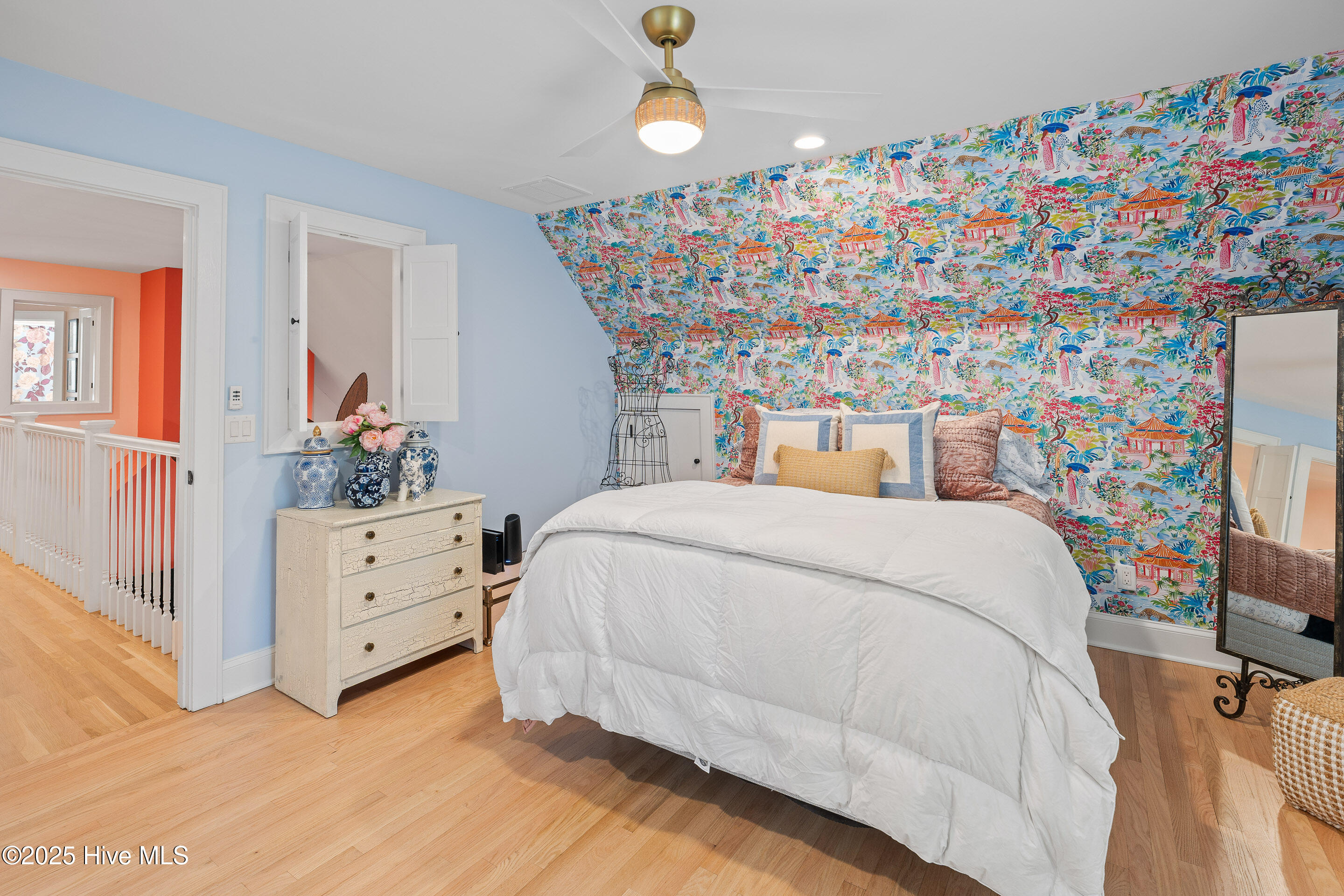 100547922 | Photo 42