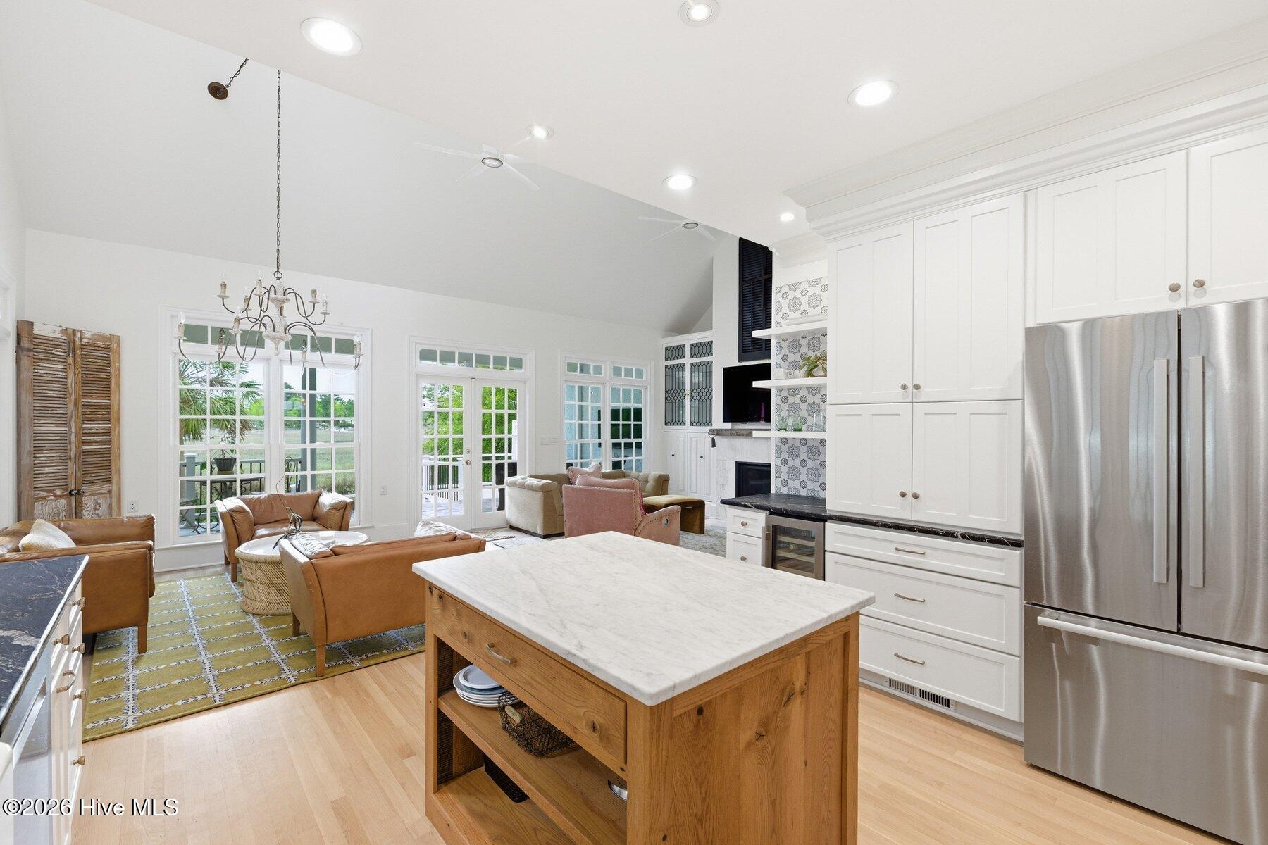 100565828 | Photo 23