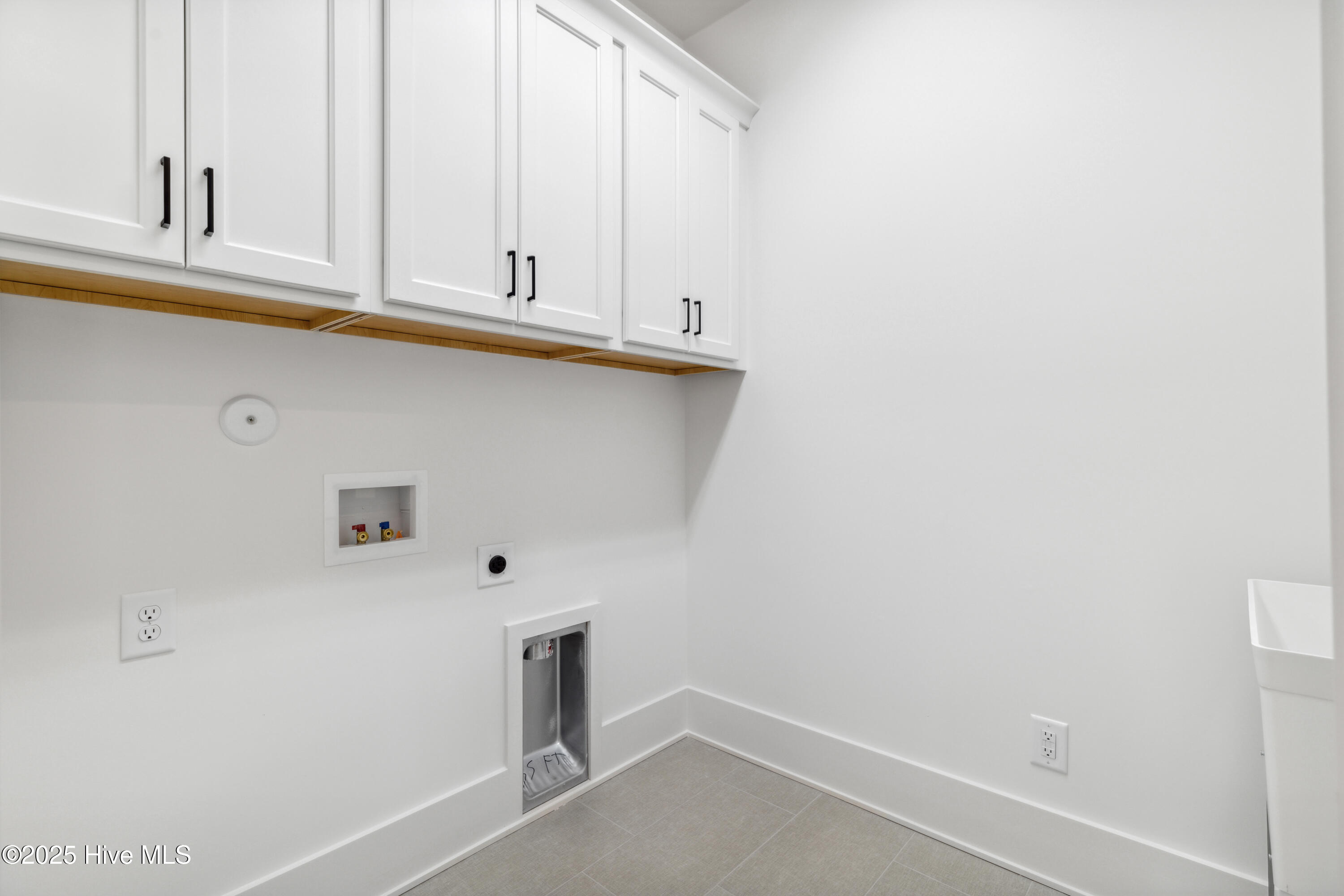 100523457 | Photo 65