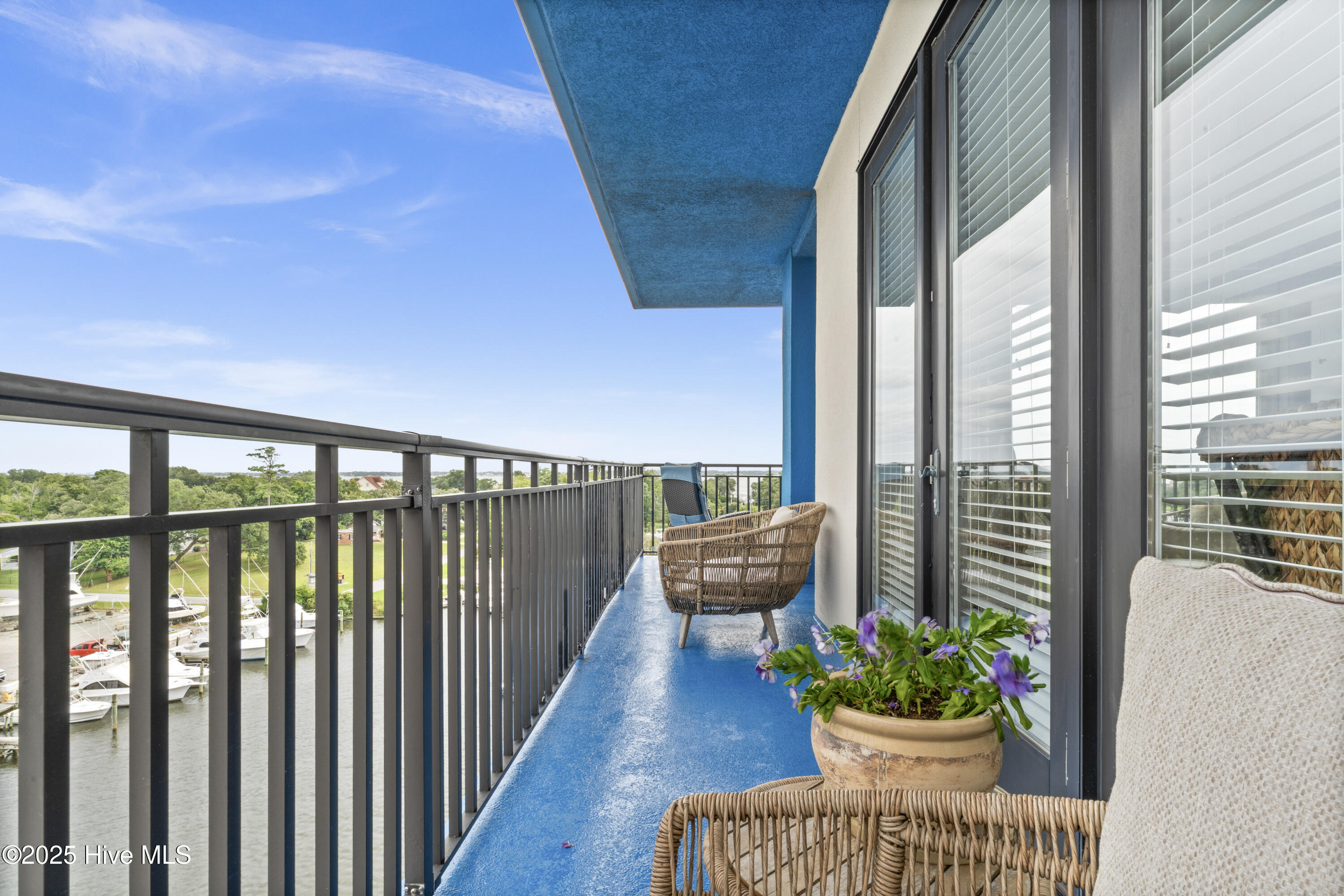 4425 Arendell Street 609,Morehead City