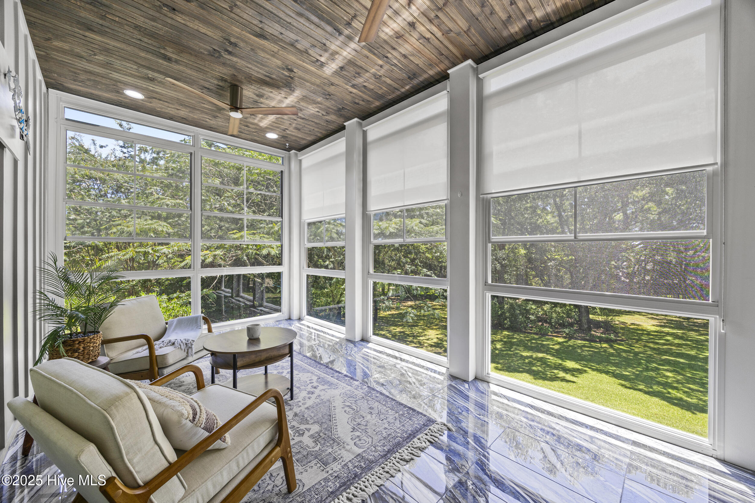 100519629 | Photo 23