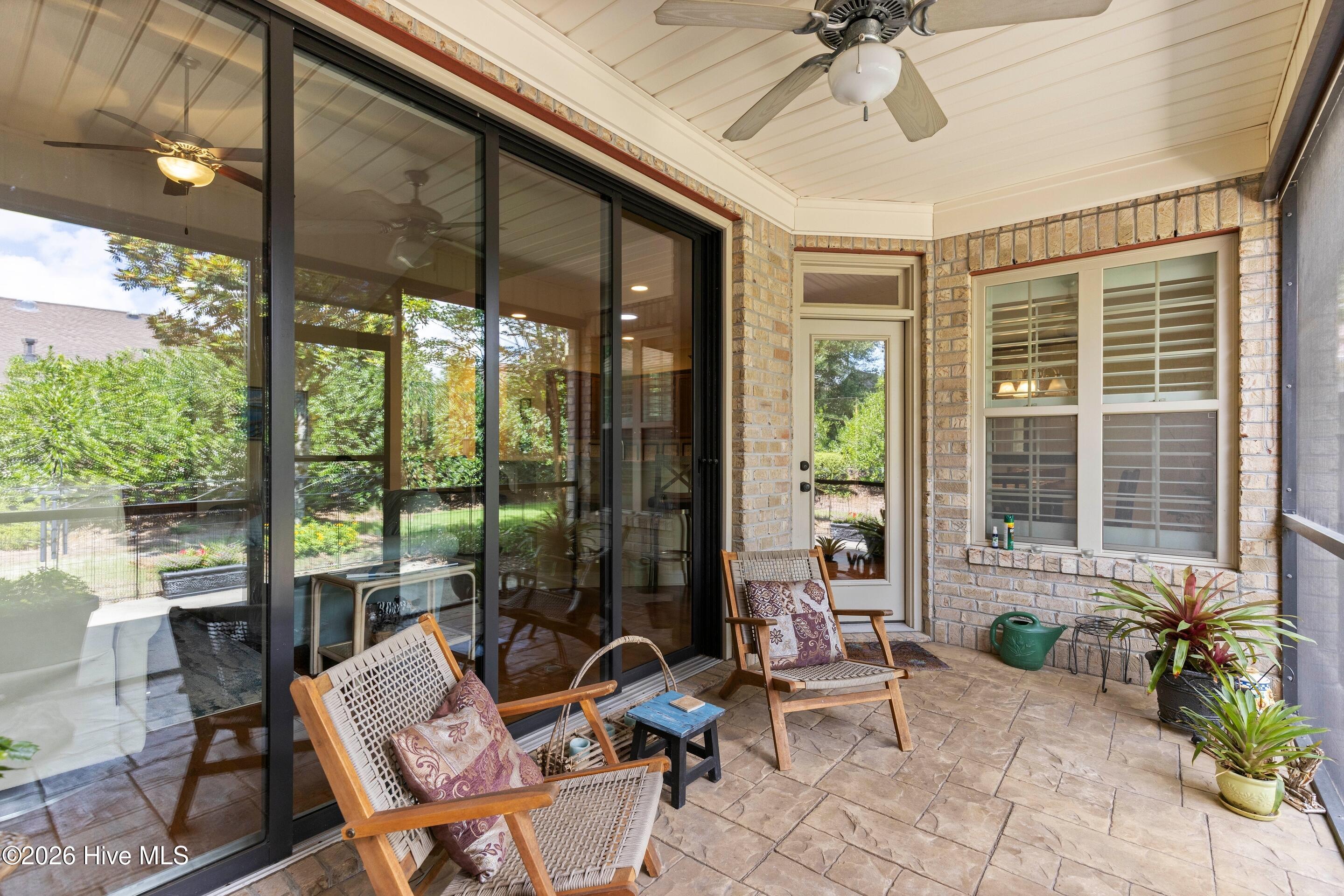 100551949 | Photo 14