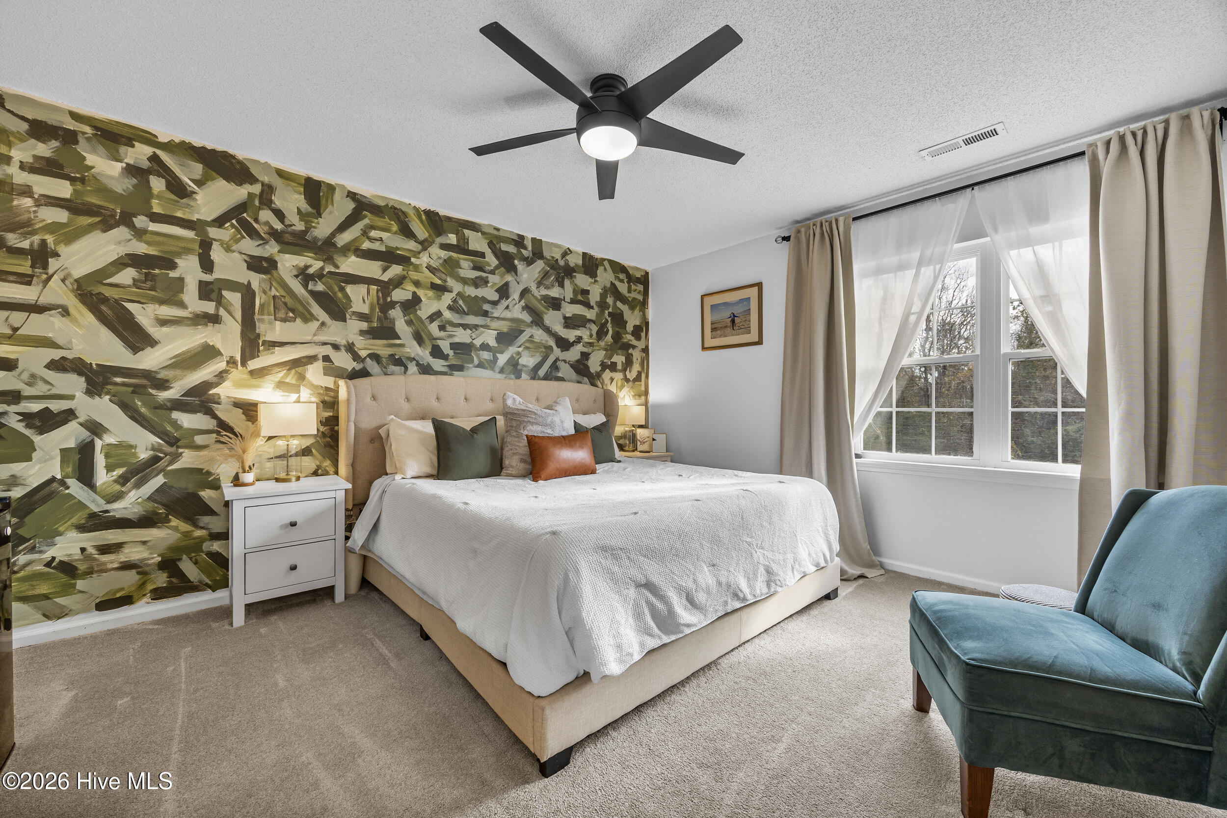 100547983 | Photo 18