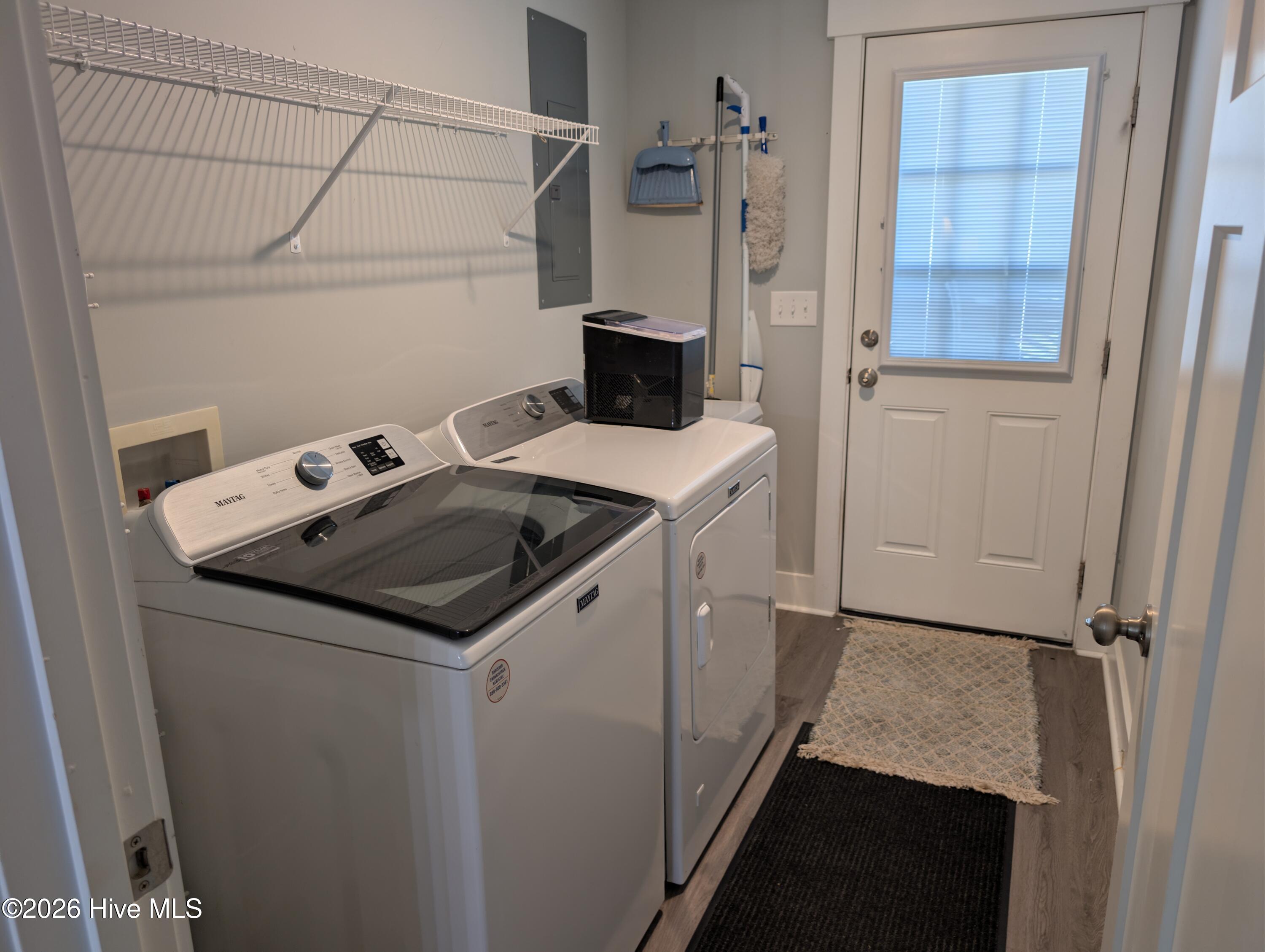 100566203 | Photo 11