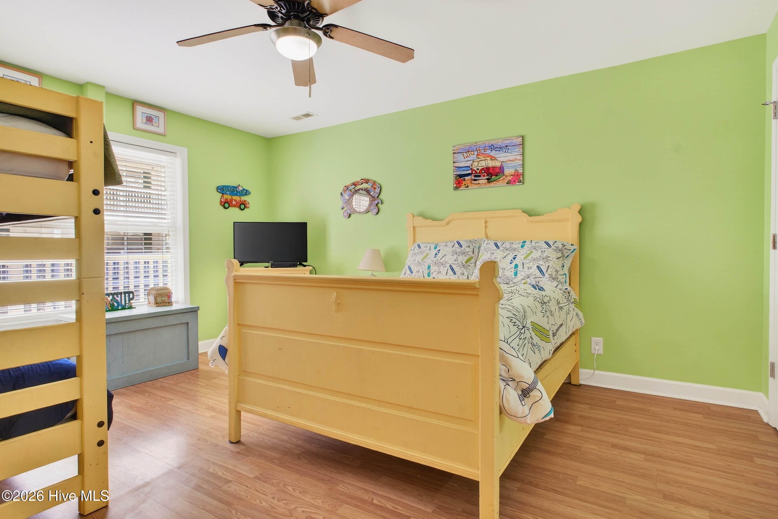 100563850 | Photo 13