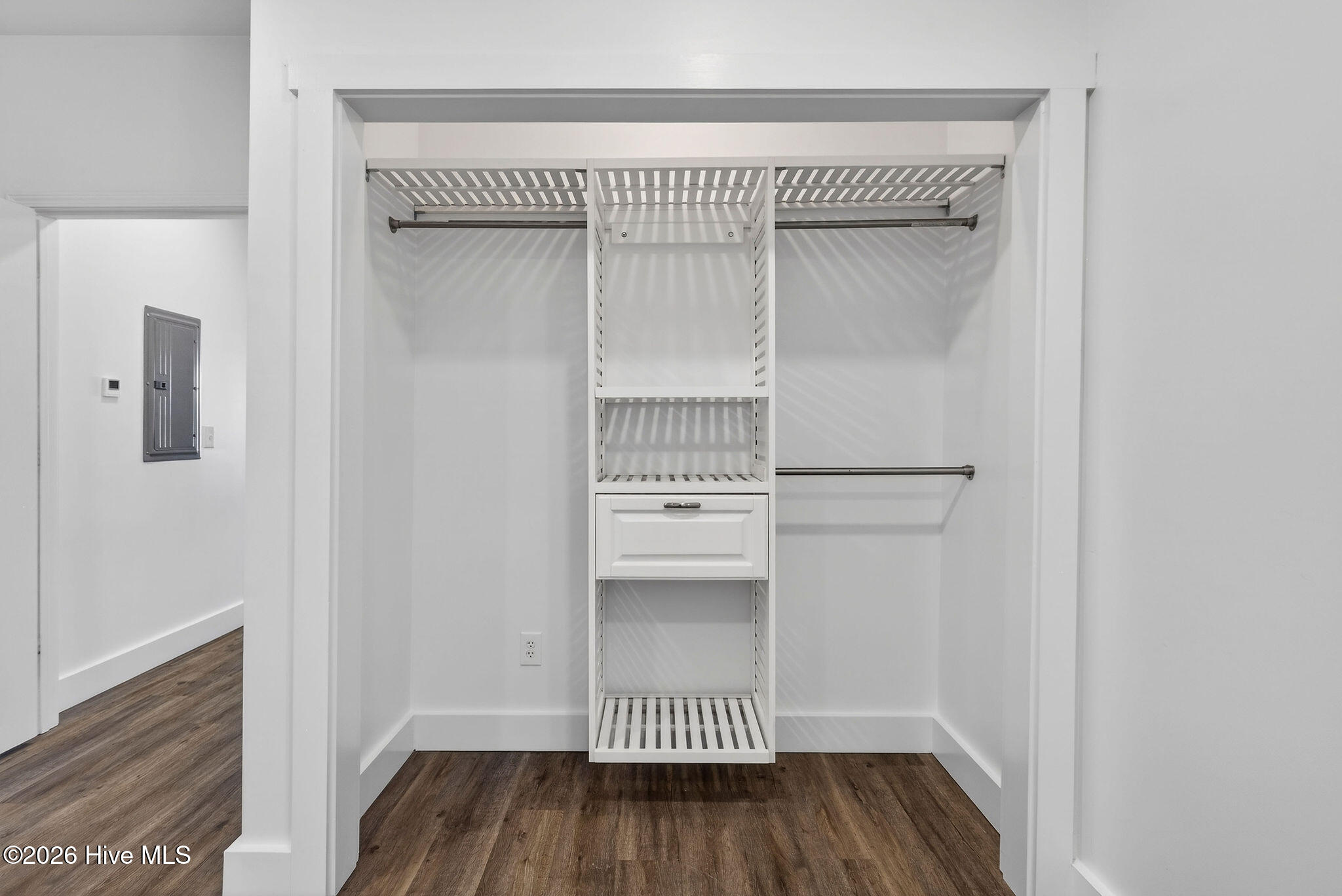 100563624 | Photo 27