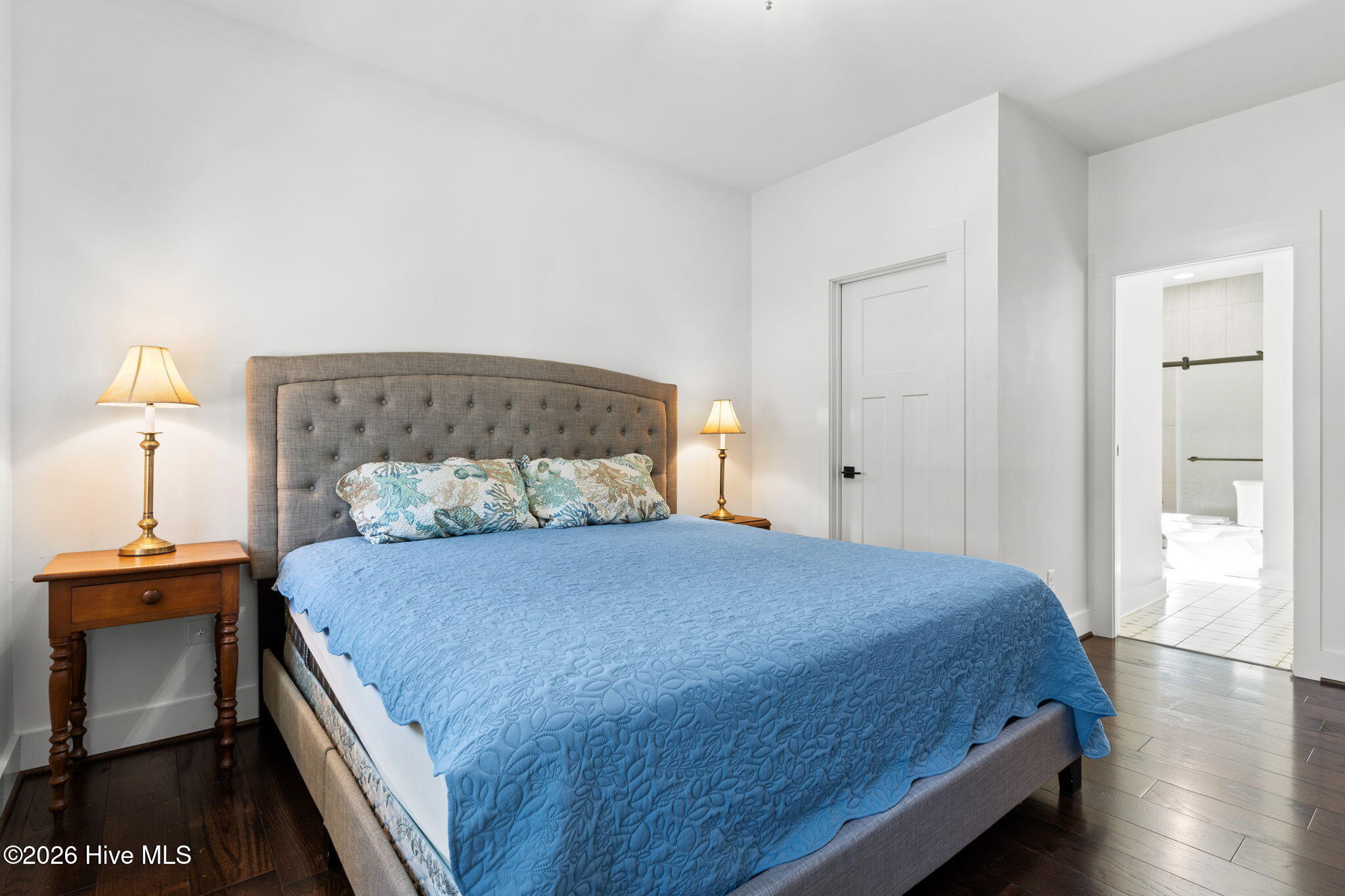 100554419 | Photo 46