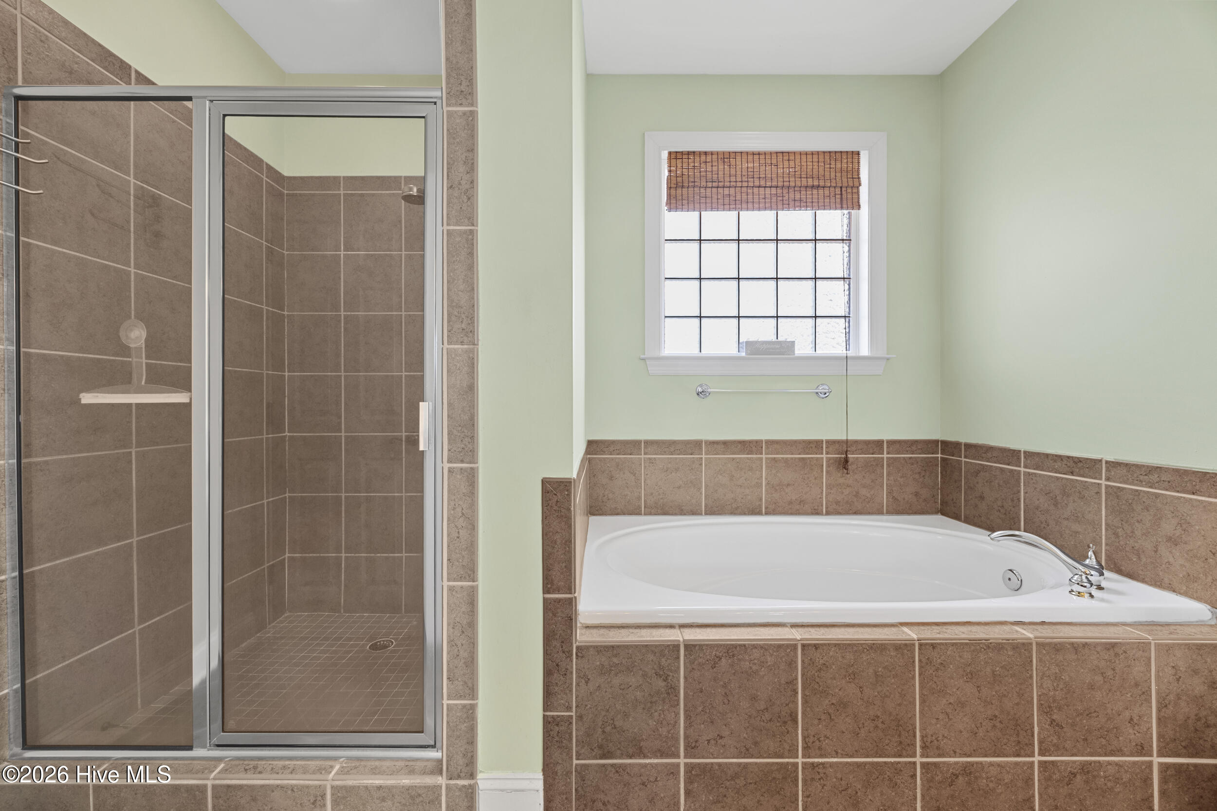 100564950 | Photo 33