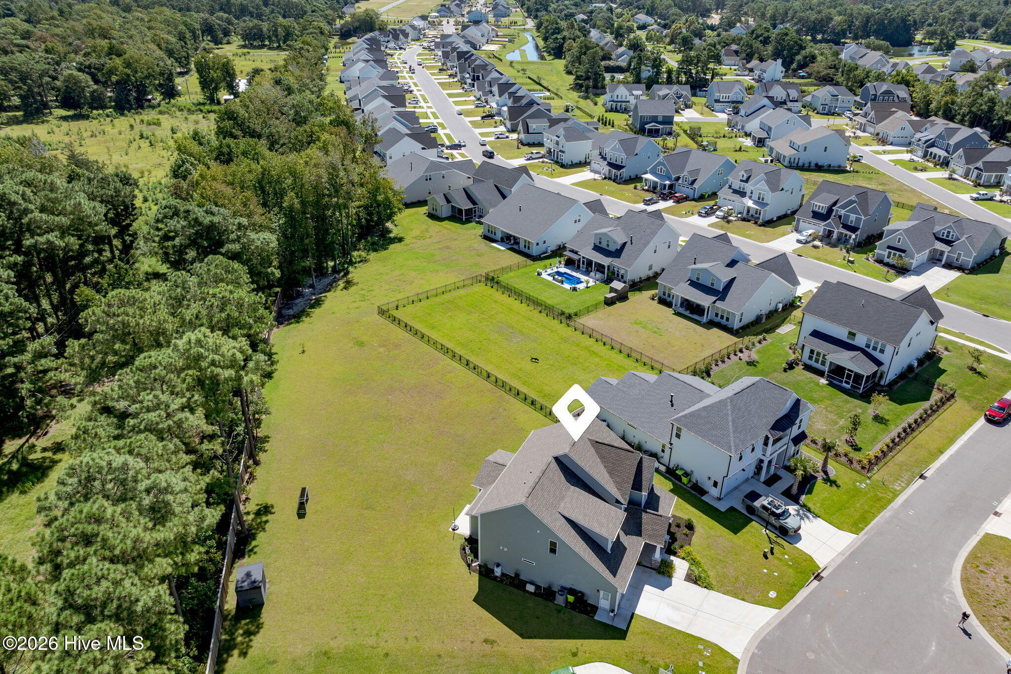 100564713 | Photo 75