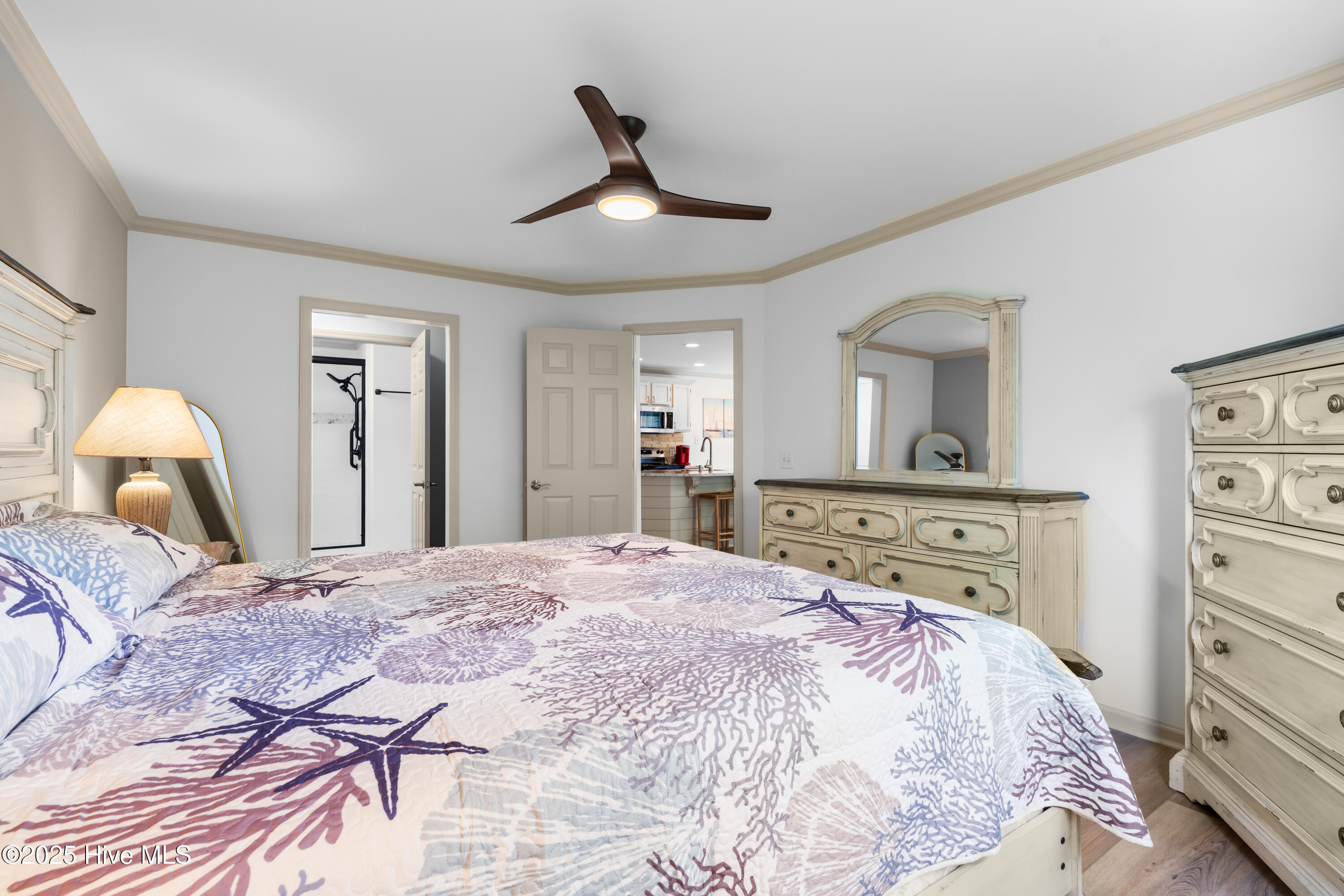 100551336 | Photo 16