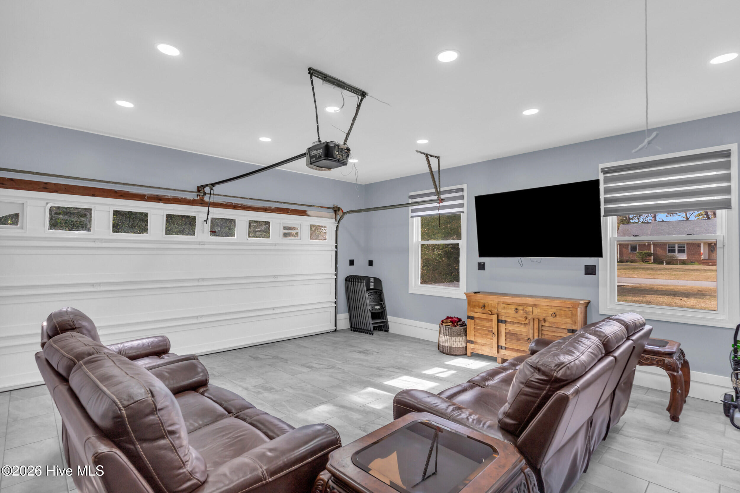 100548646 | Photo 38