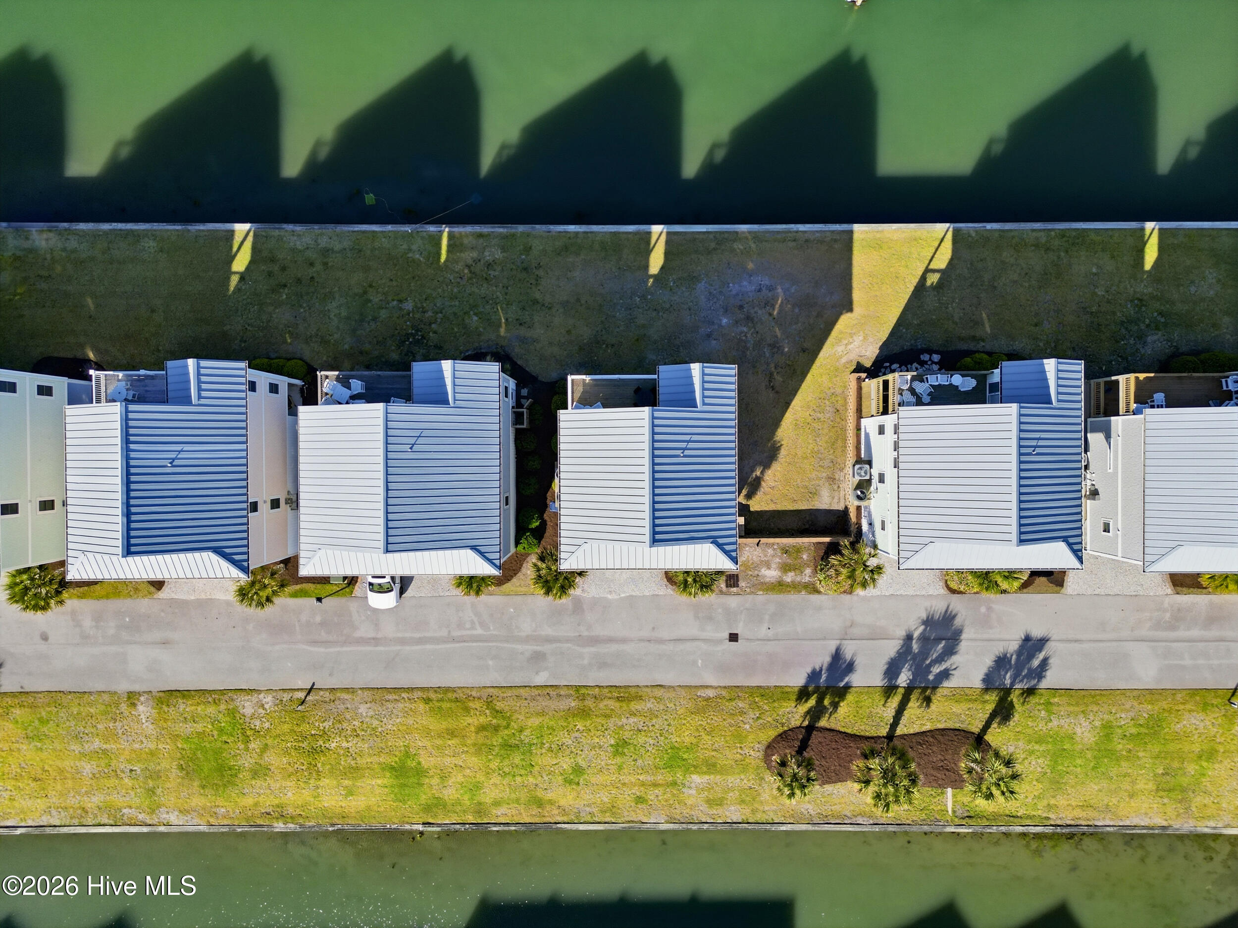 100565871 | Photo 56