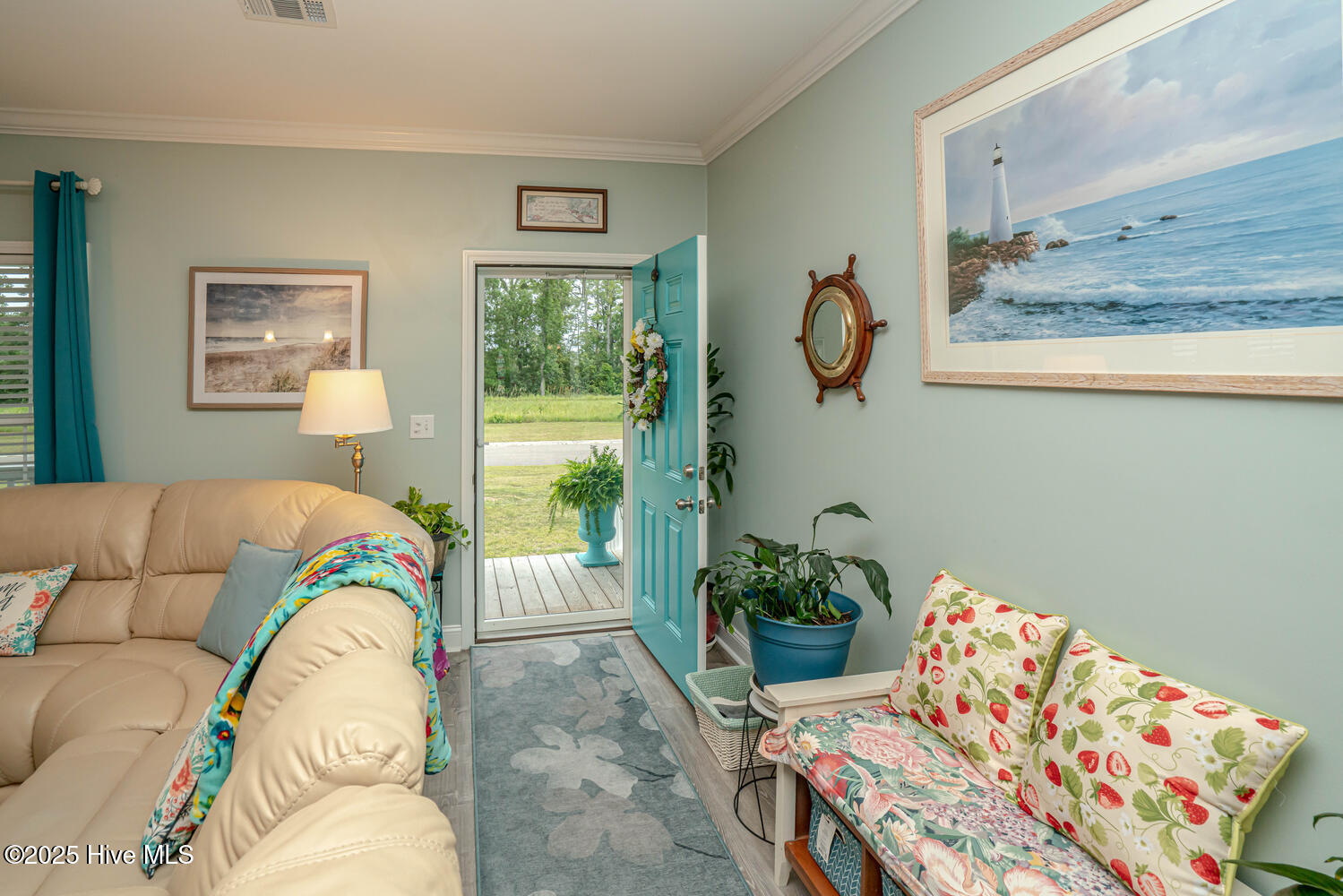 100522002 | Photo 10