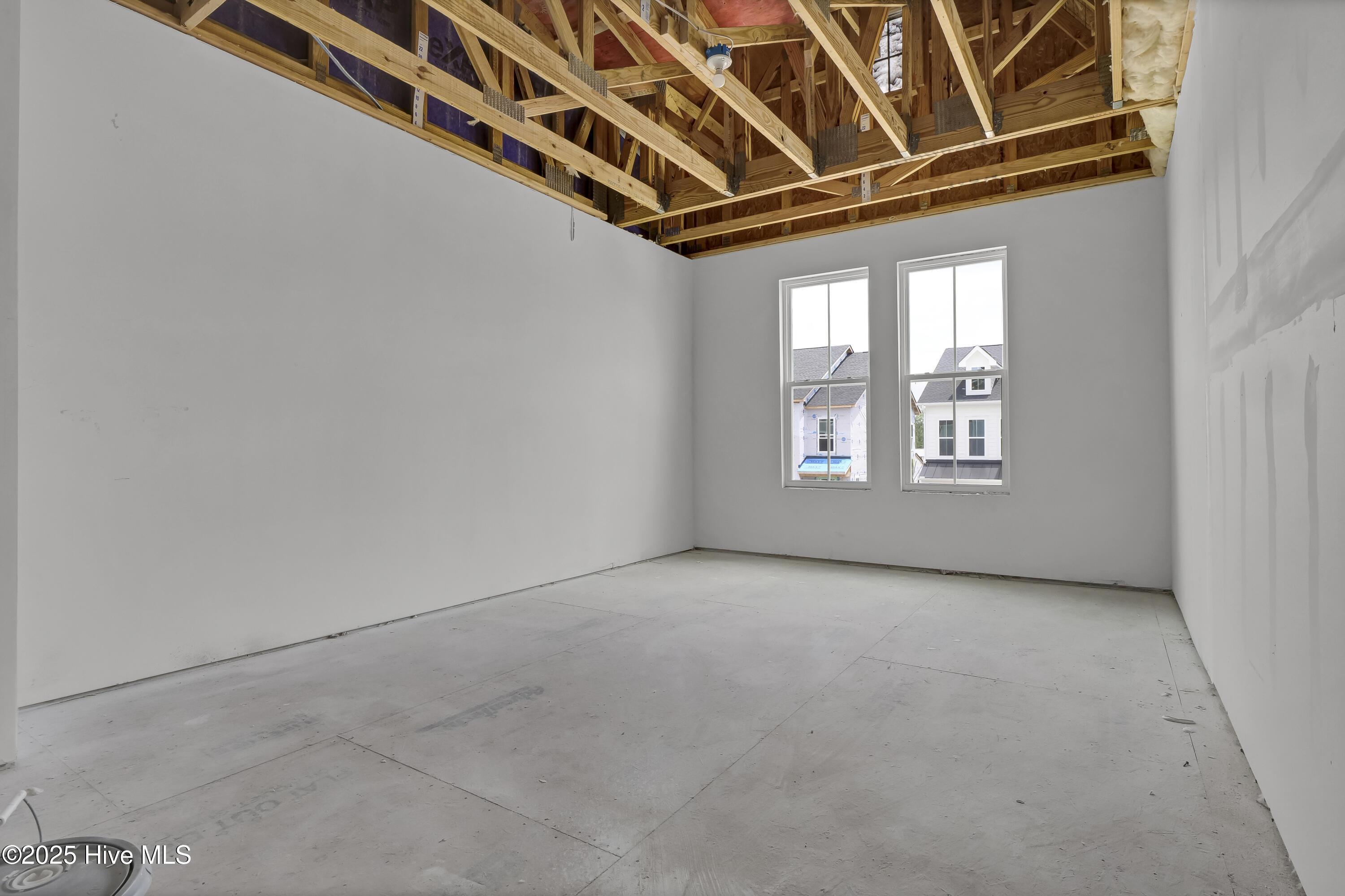 100490370 | Photo 27