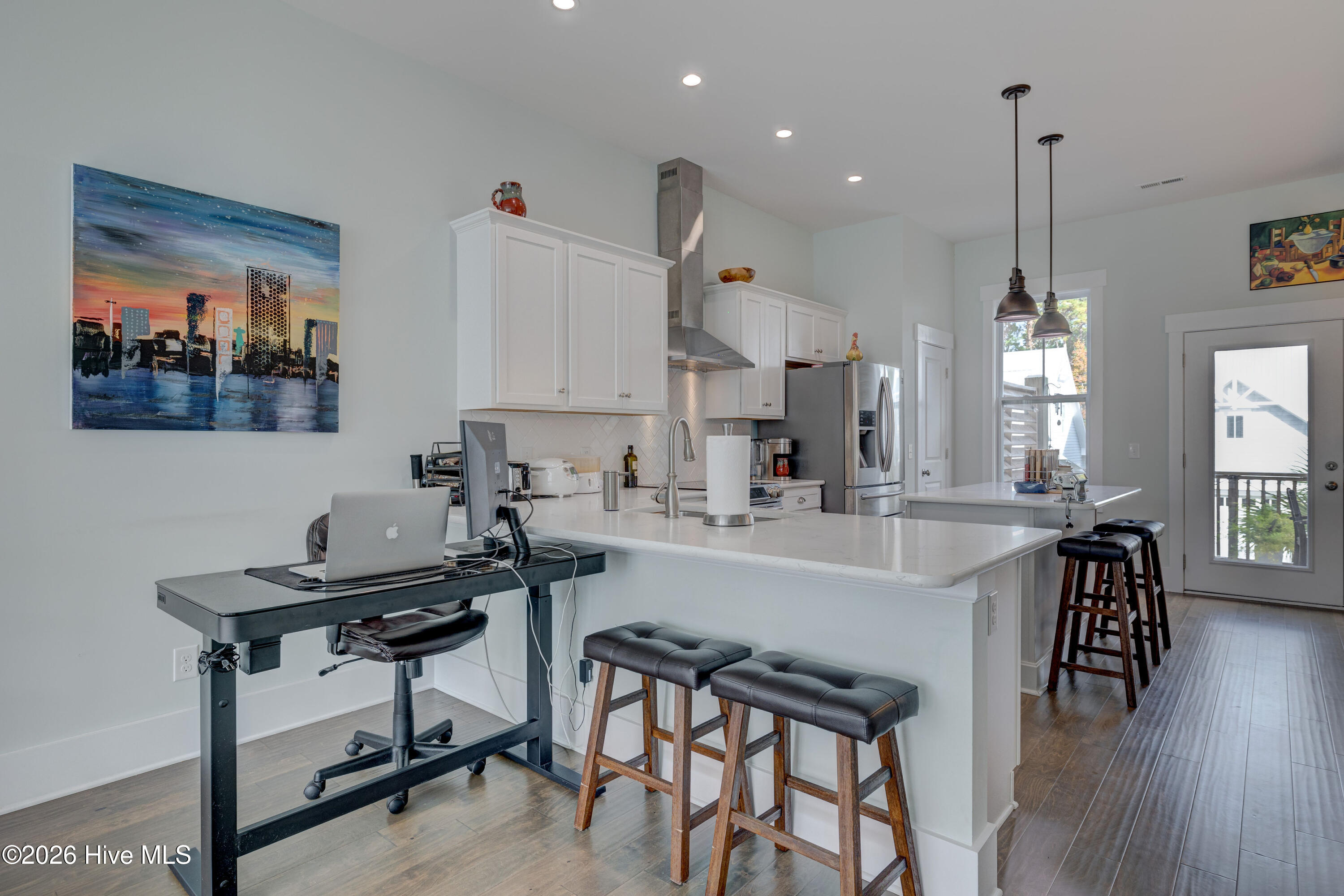 100561022 | Photo 14