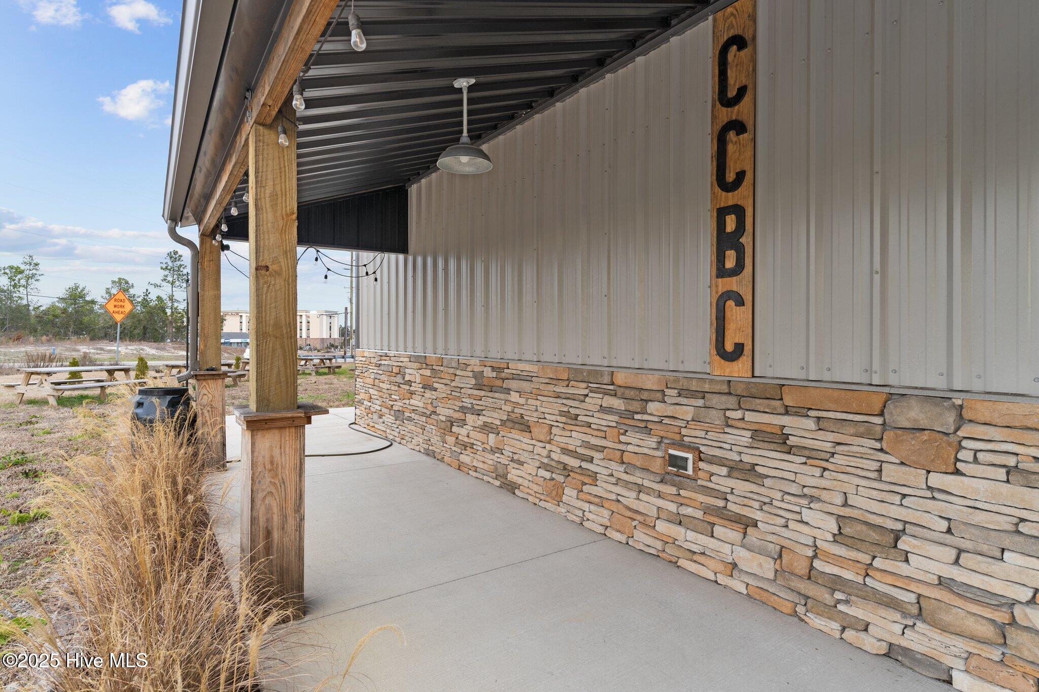 100545245 | Photo 62