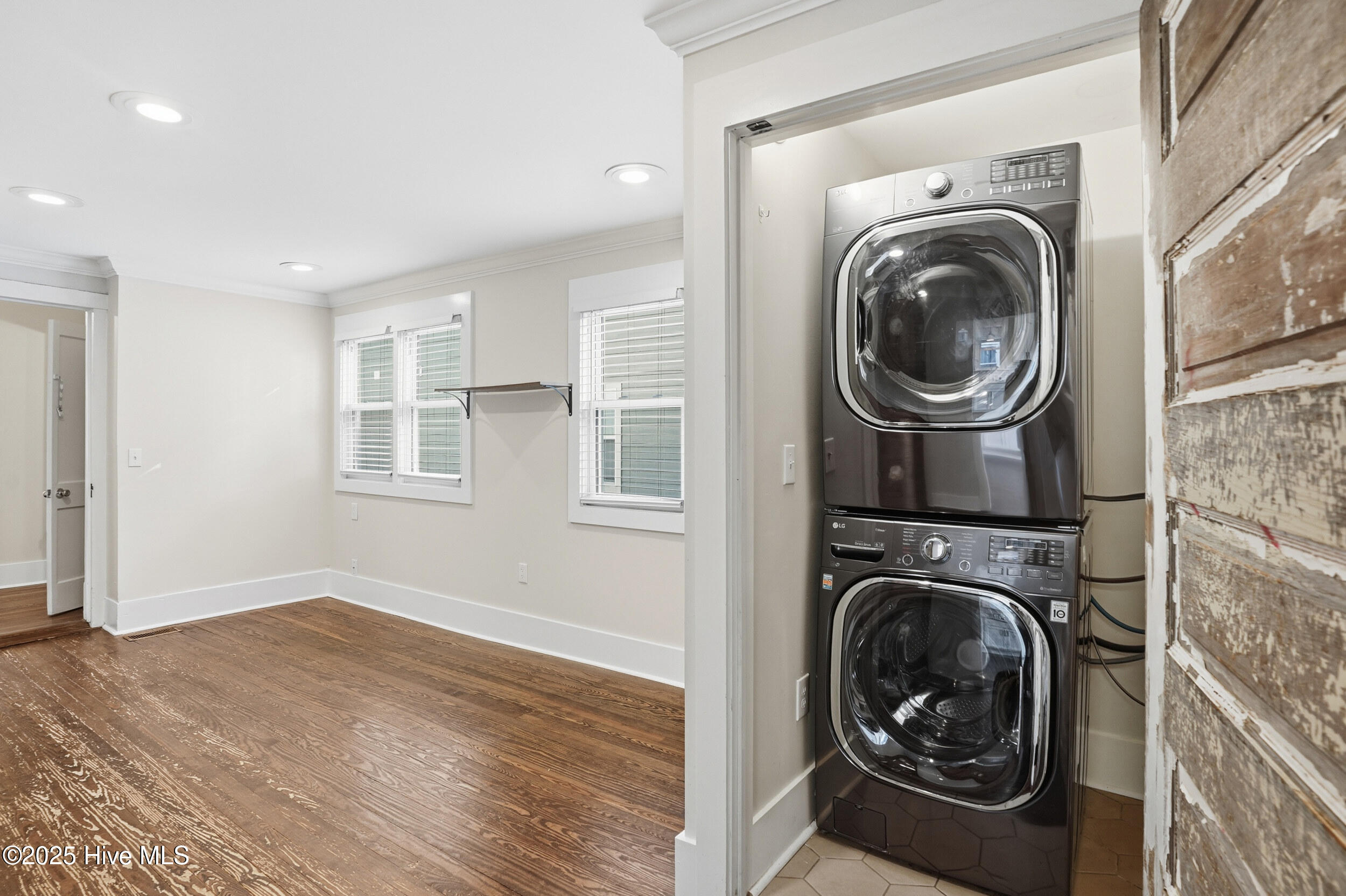 100542379 | Photo 27