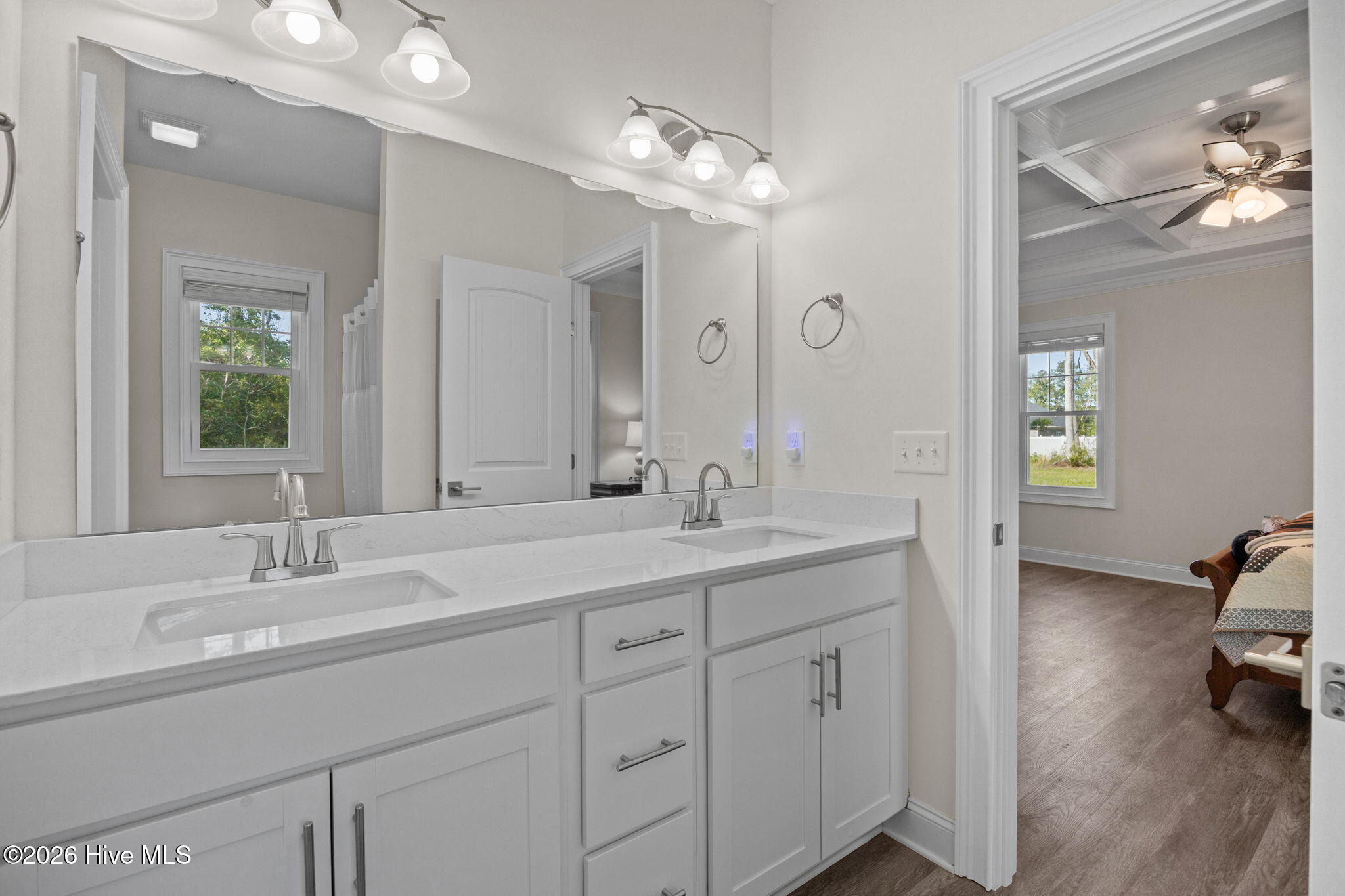 100568491 | Photo 27