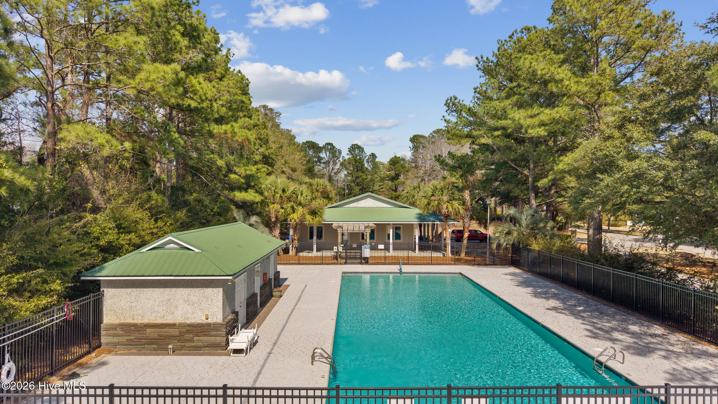 100558582 | Photo 65