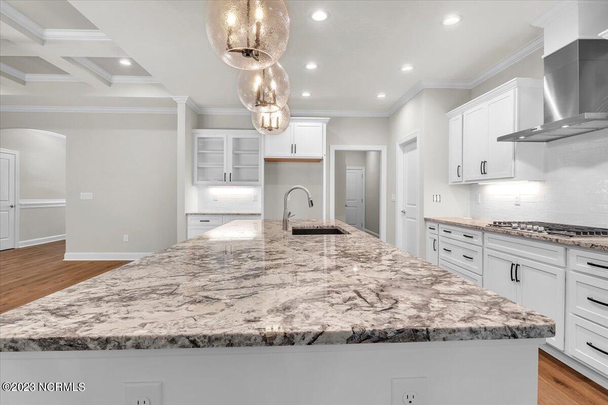 100524155 | Photo 50