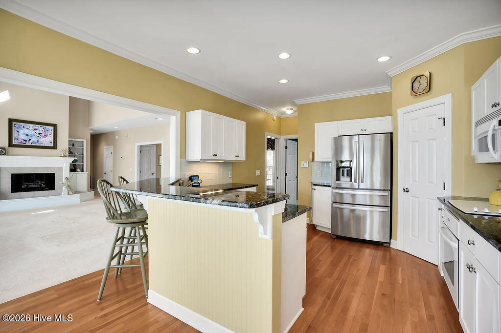 100563710 | Photo 23