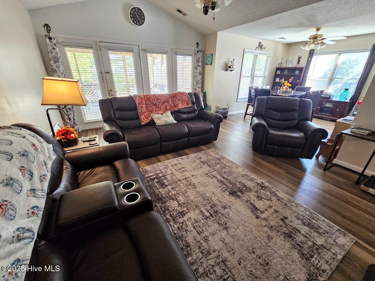 100540001 | Photo 20