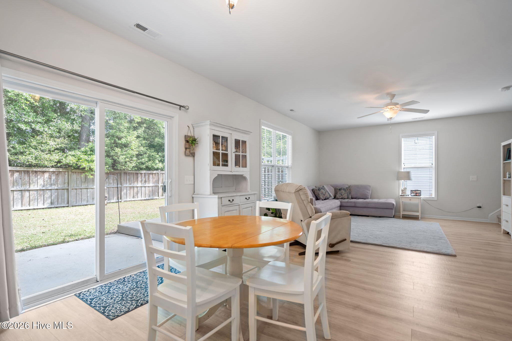 100570490 | Photo 13